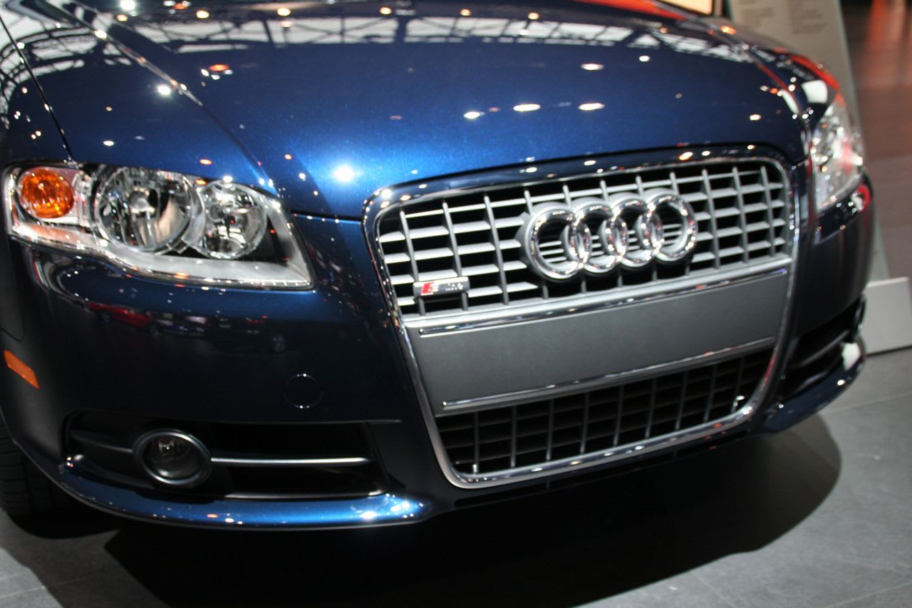 アウディ　A4 S-Line A4（アウディ）2．0 Sライン（2004年7月）｜カタログから