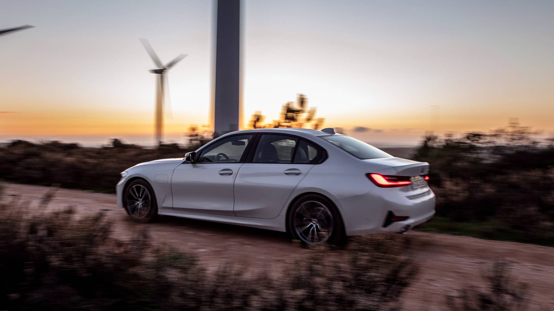 2021 BMW 330e PHEV launched in America with 22 miles of electric range ...