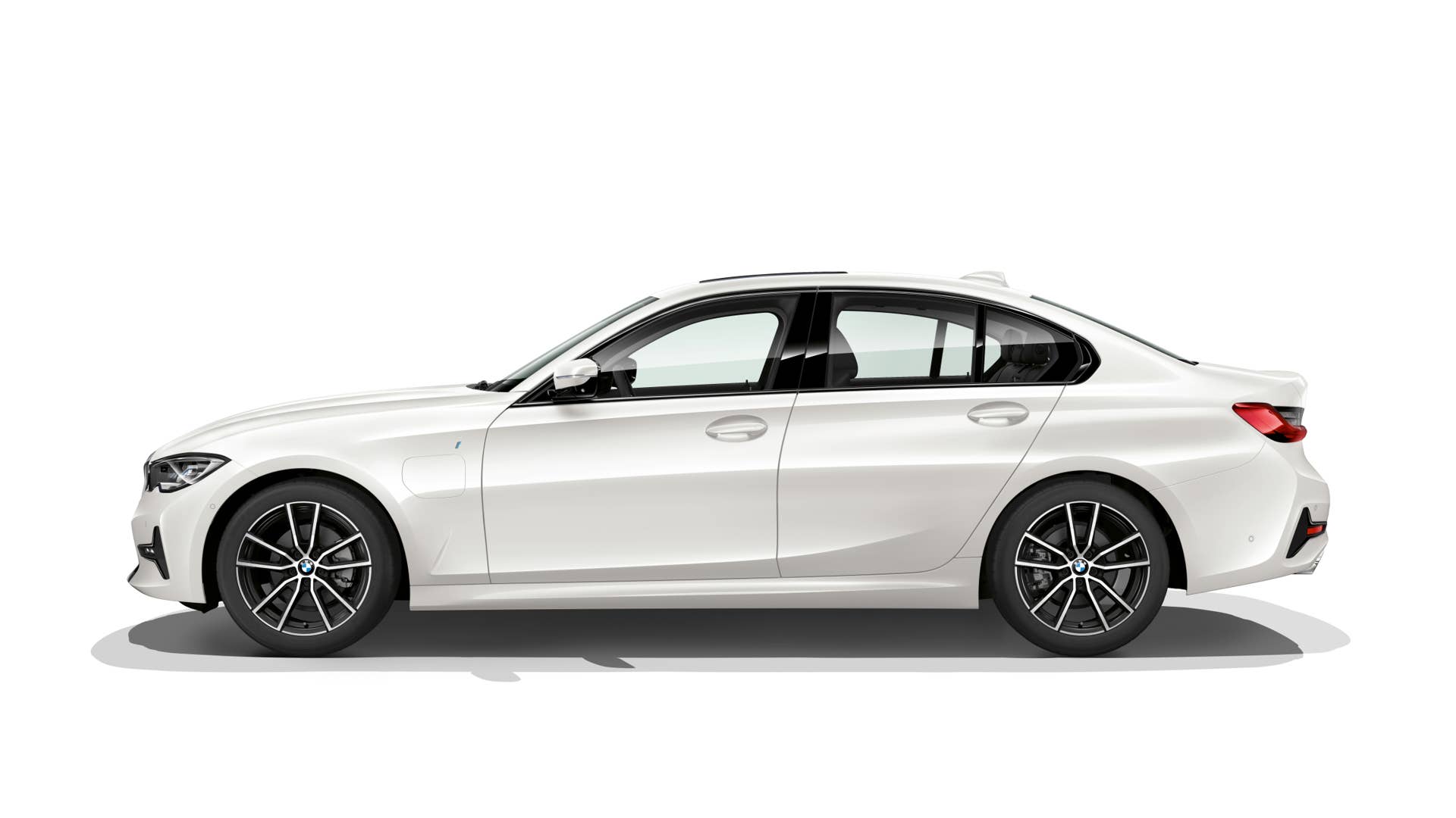 2021 BMW 330e PHEV launched in America with 22 miles of electric range