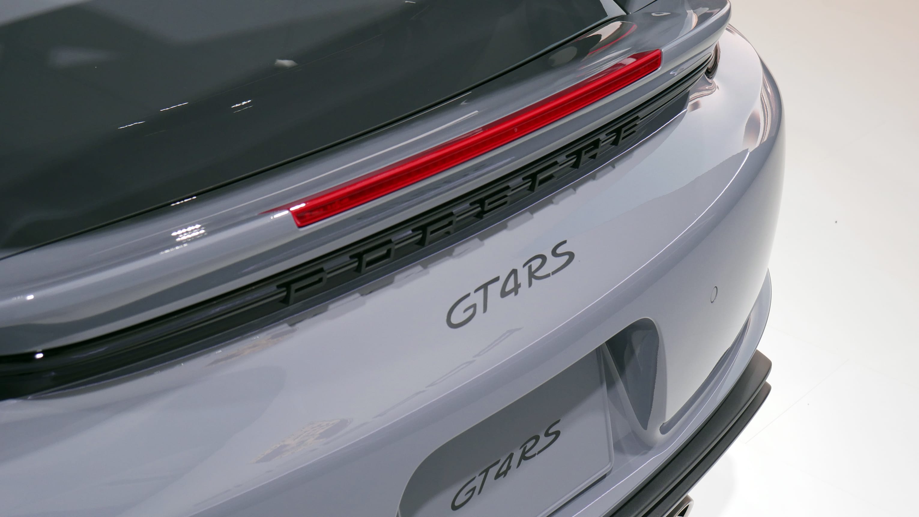 Porsche Cayman GT4 RS