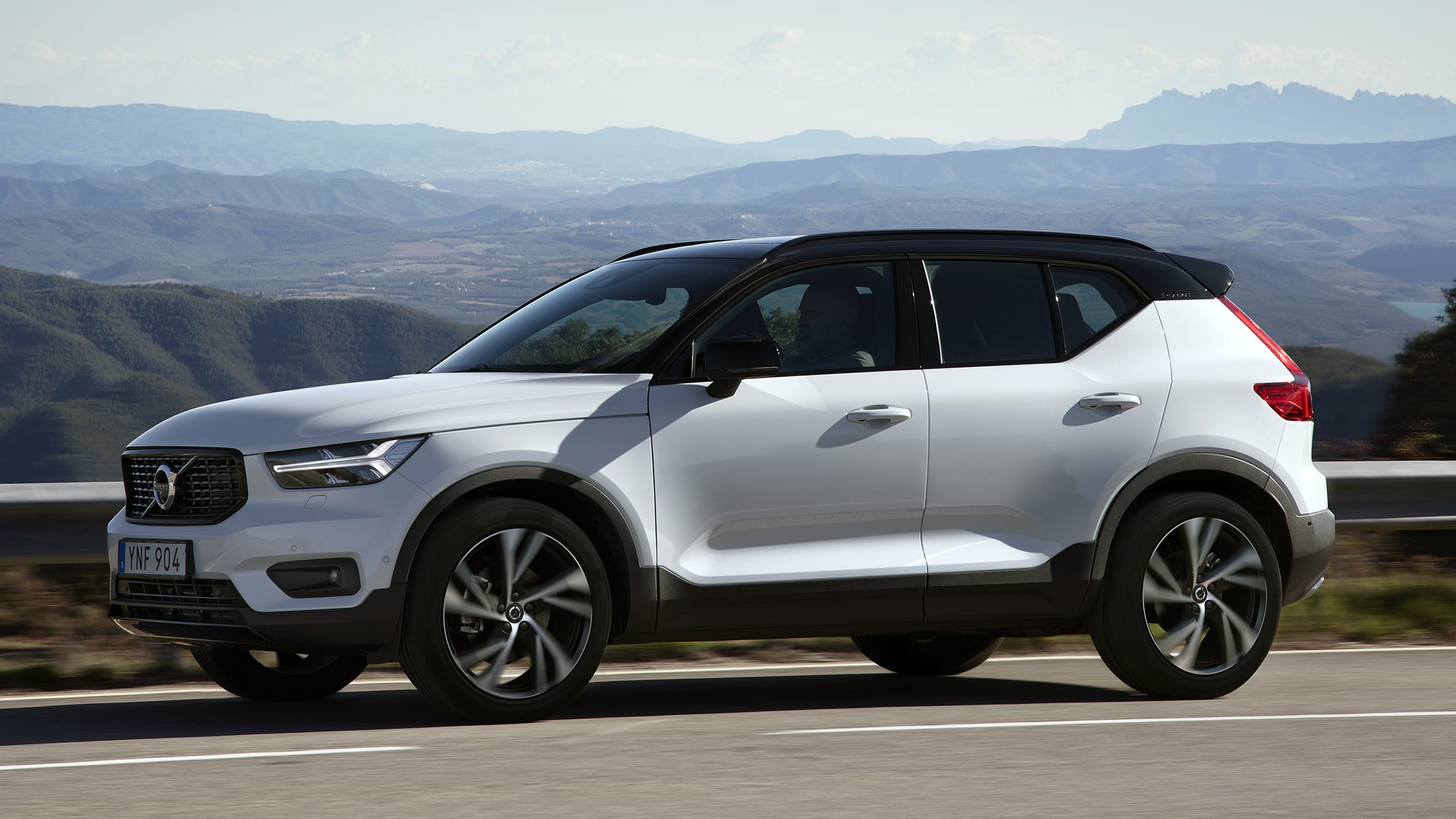 01-2018-volvo-xc40-fd-1-jpg.
