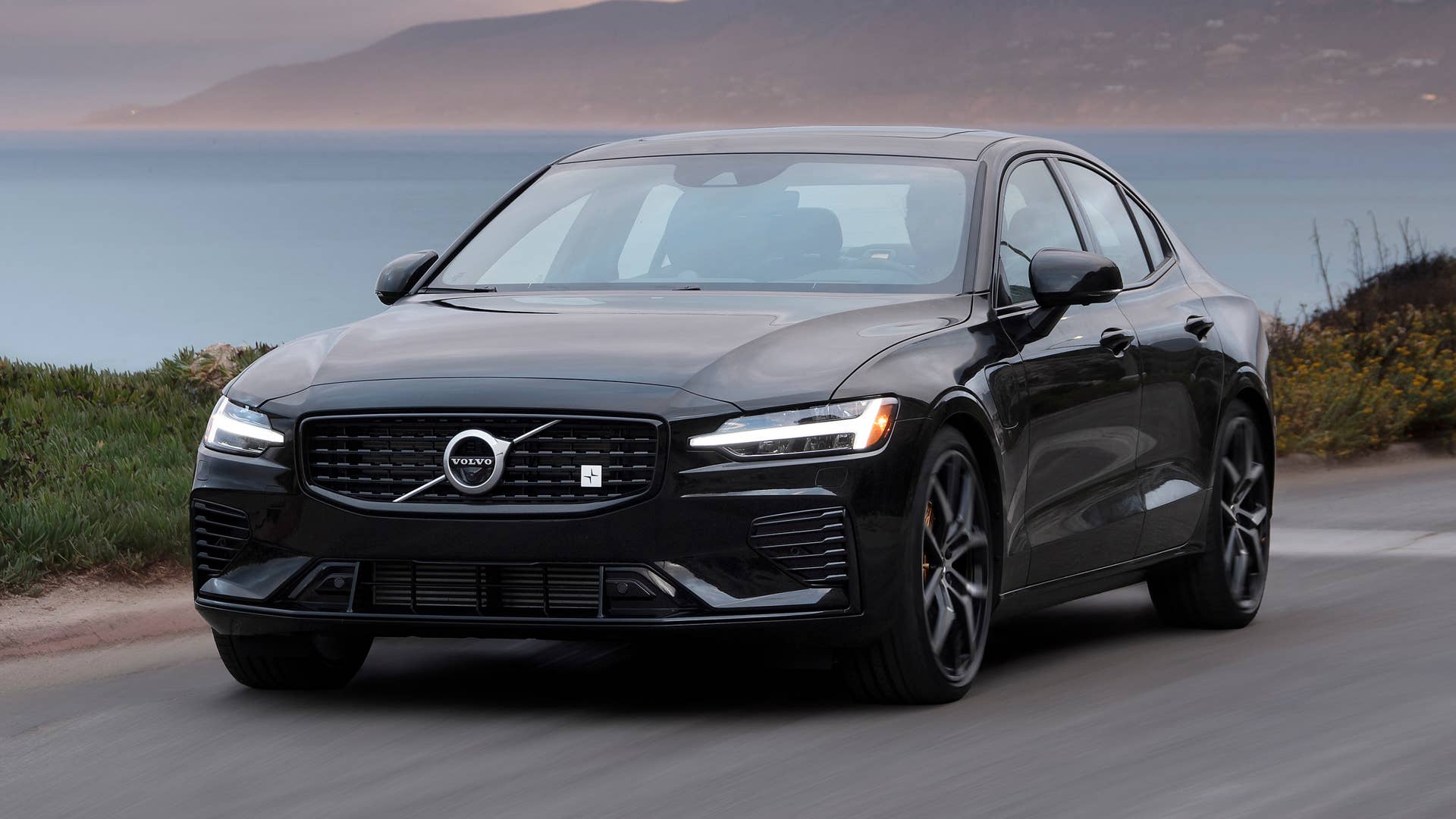 ボルボ 純正品 Polestar Engineered ポールスター リア エンブレム VOLVO S60 V60 XC60 XC90 V40 R-DESIGN D4 D5 T5 T6 T8 リヤ 白 Volvo Polestar Engineered 0 Drive polestar-engineered