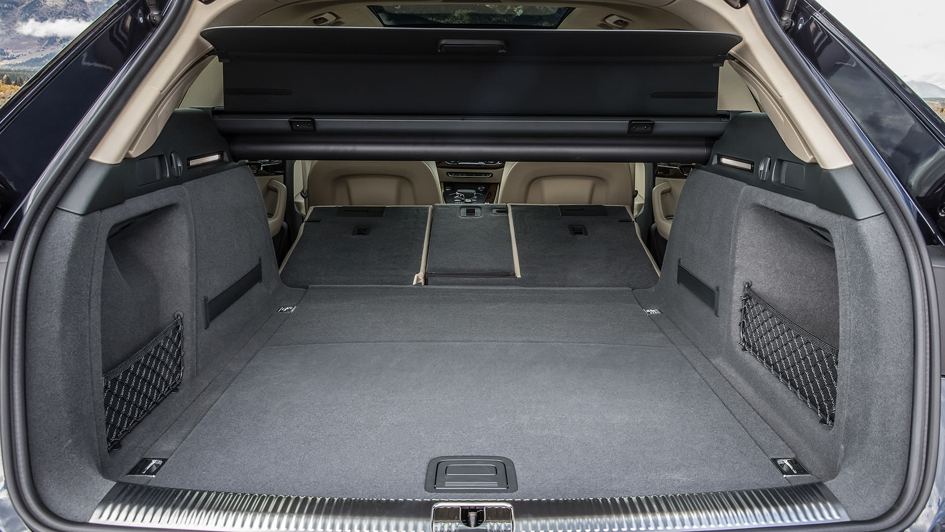 Trunk Ledge Kit | AUDI A4 ALLROAD 2018