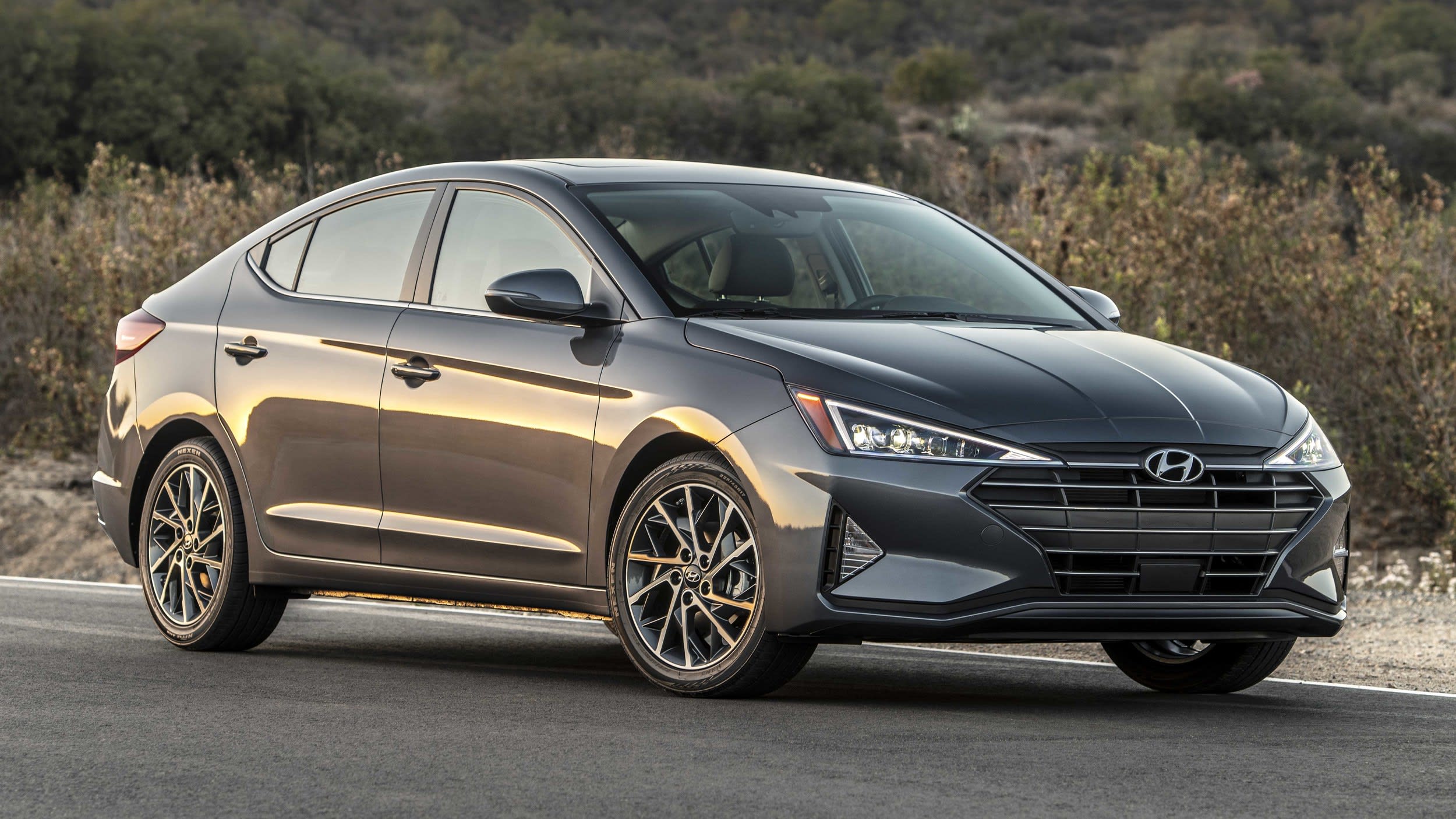 2019 Hyundai Elantra Front 3/4