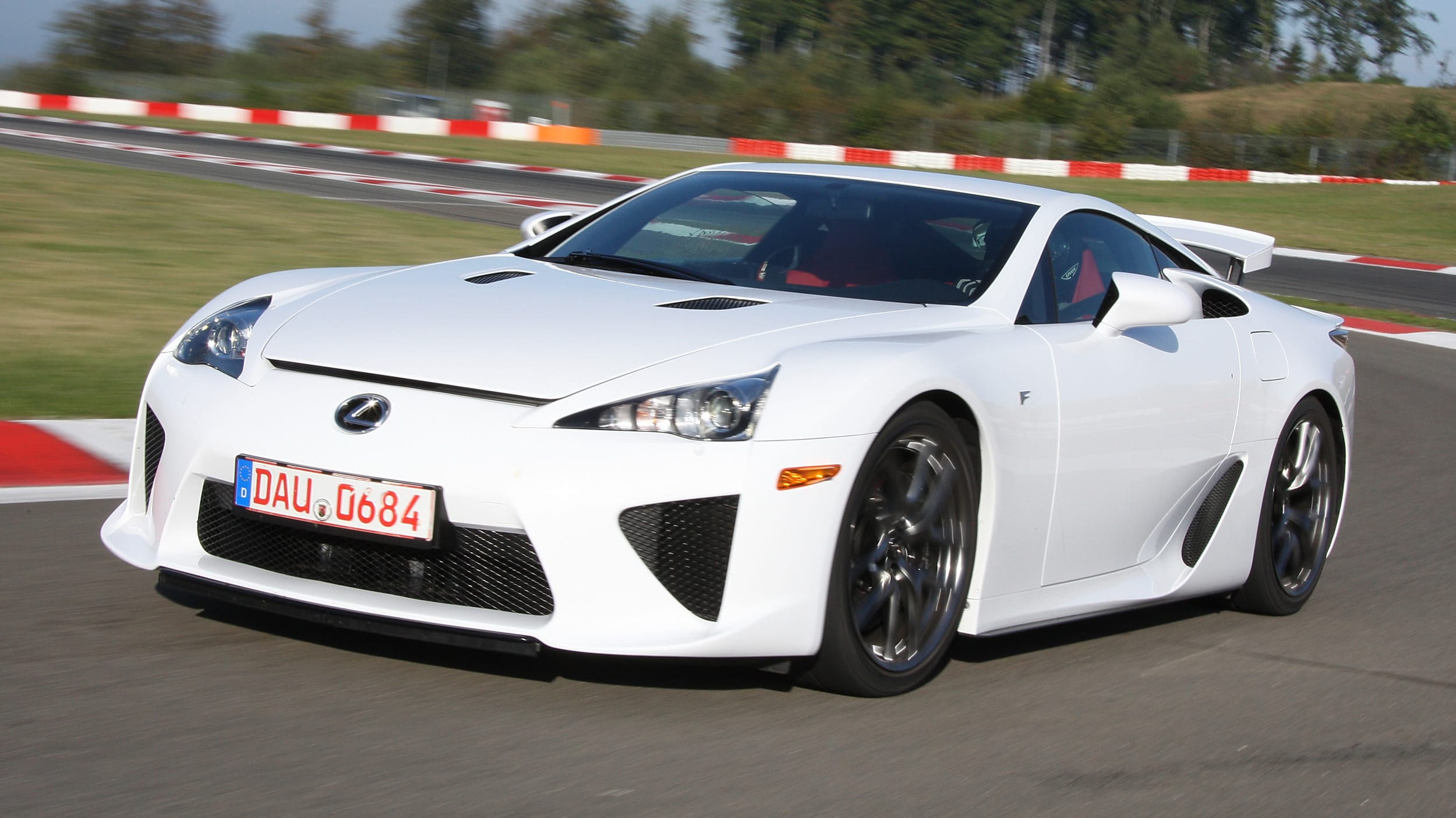 「最終値下げ中」LEXUS　LFA UPDATE: There are 5 unsold Lexus LFAs left in the U.S. - Autoblog