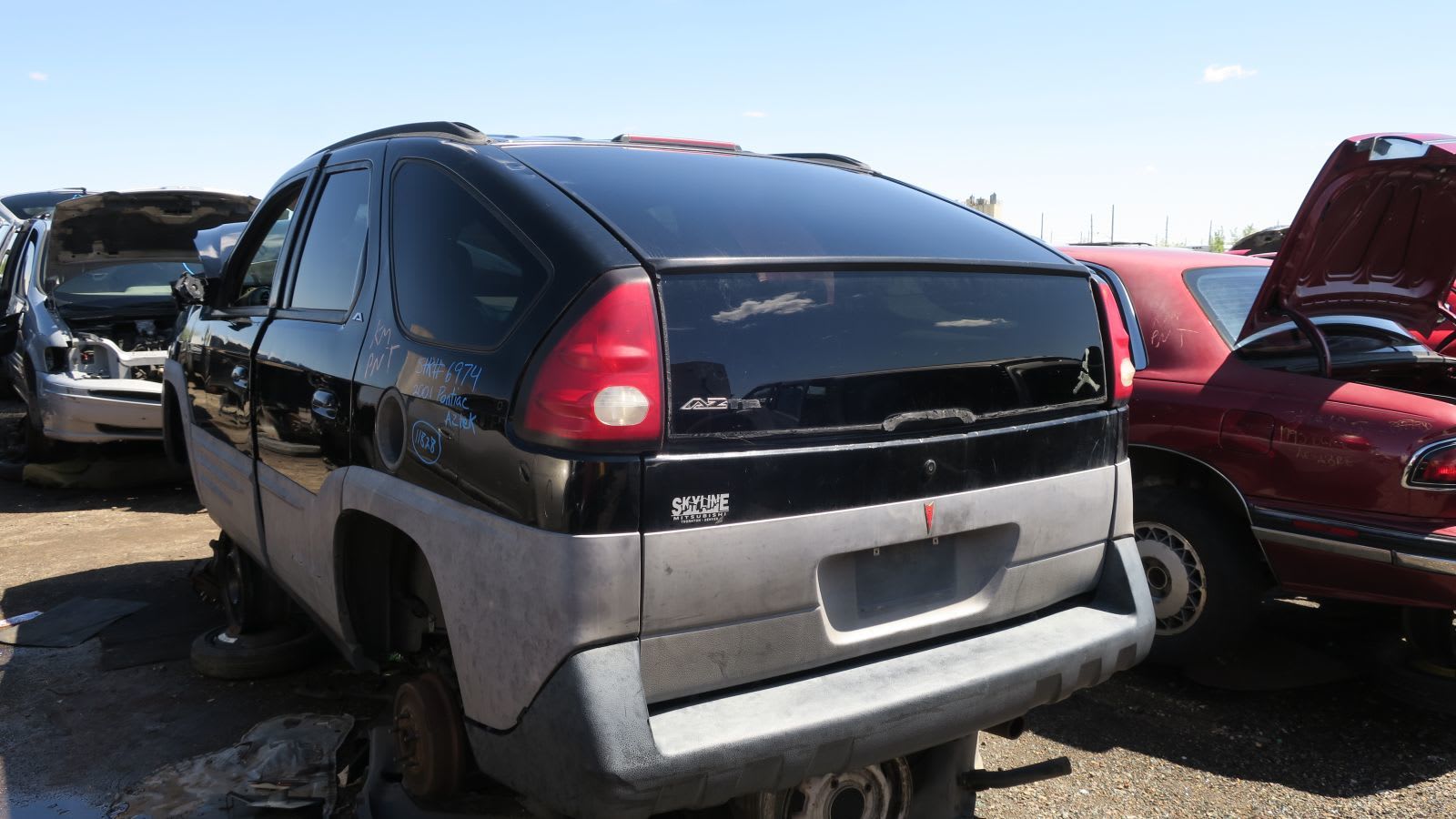 Junkyard Gem: 2001 Pontiac Aztek - Autoblog, image size:1600x900