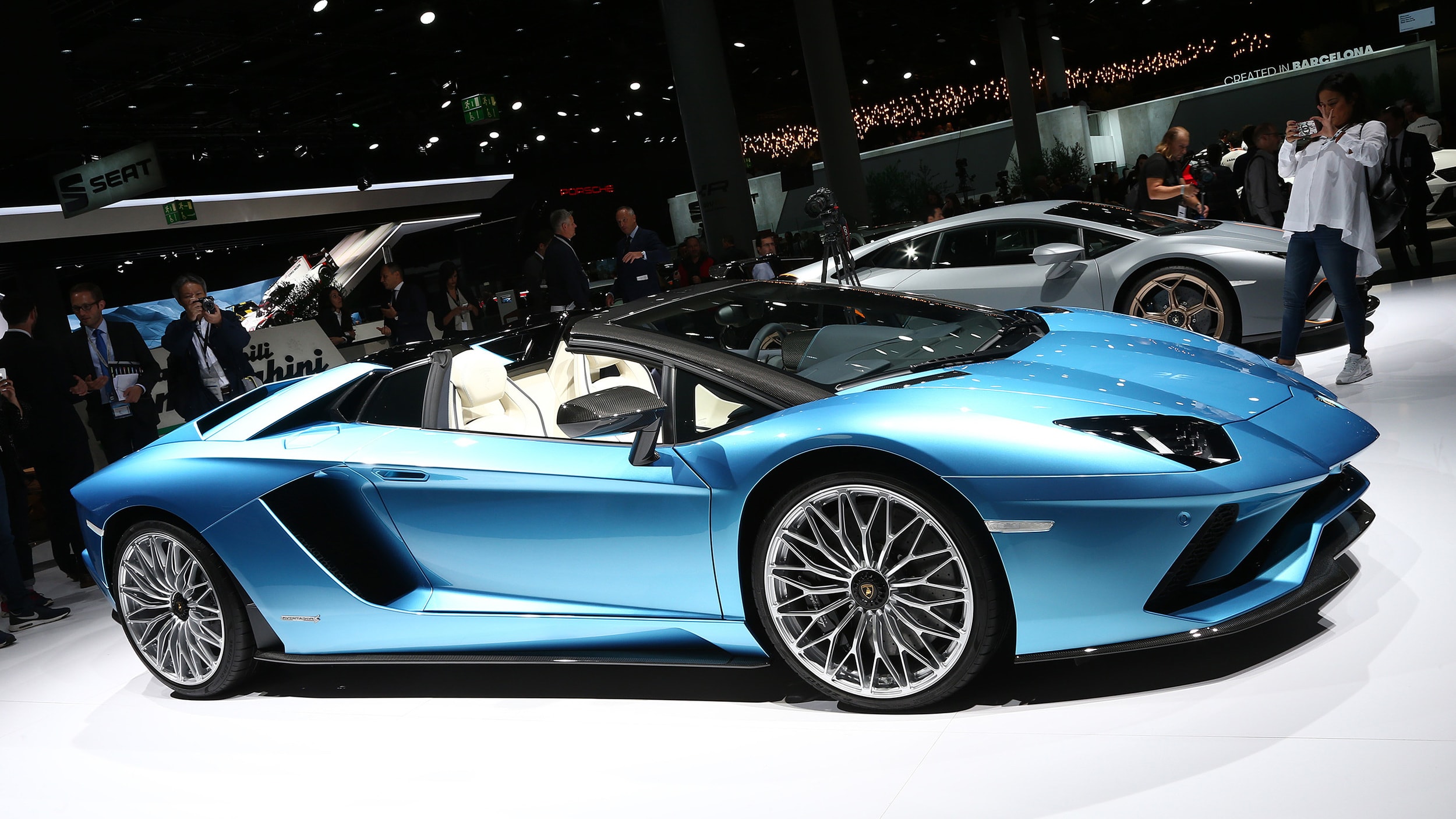 D&GLB★PERFORMANCE AVENTADOR 2.0 ROADSTER Lamborghini Aventador SVJ Roadster Car Details | Hypebeast
