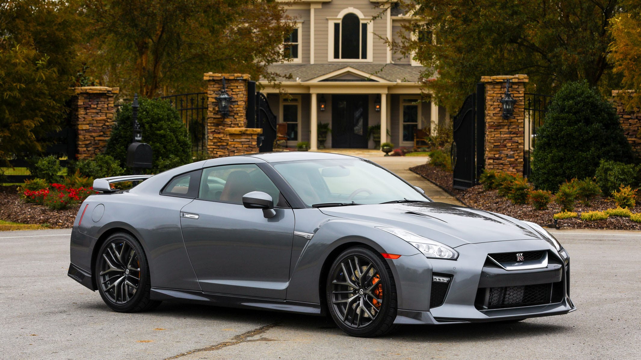 2018 Nissan GT-R and 370Z Quick Spin Review | Nearing