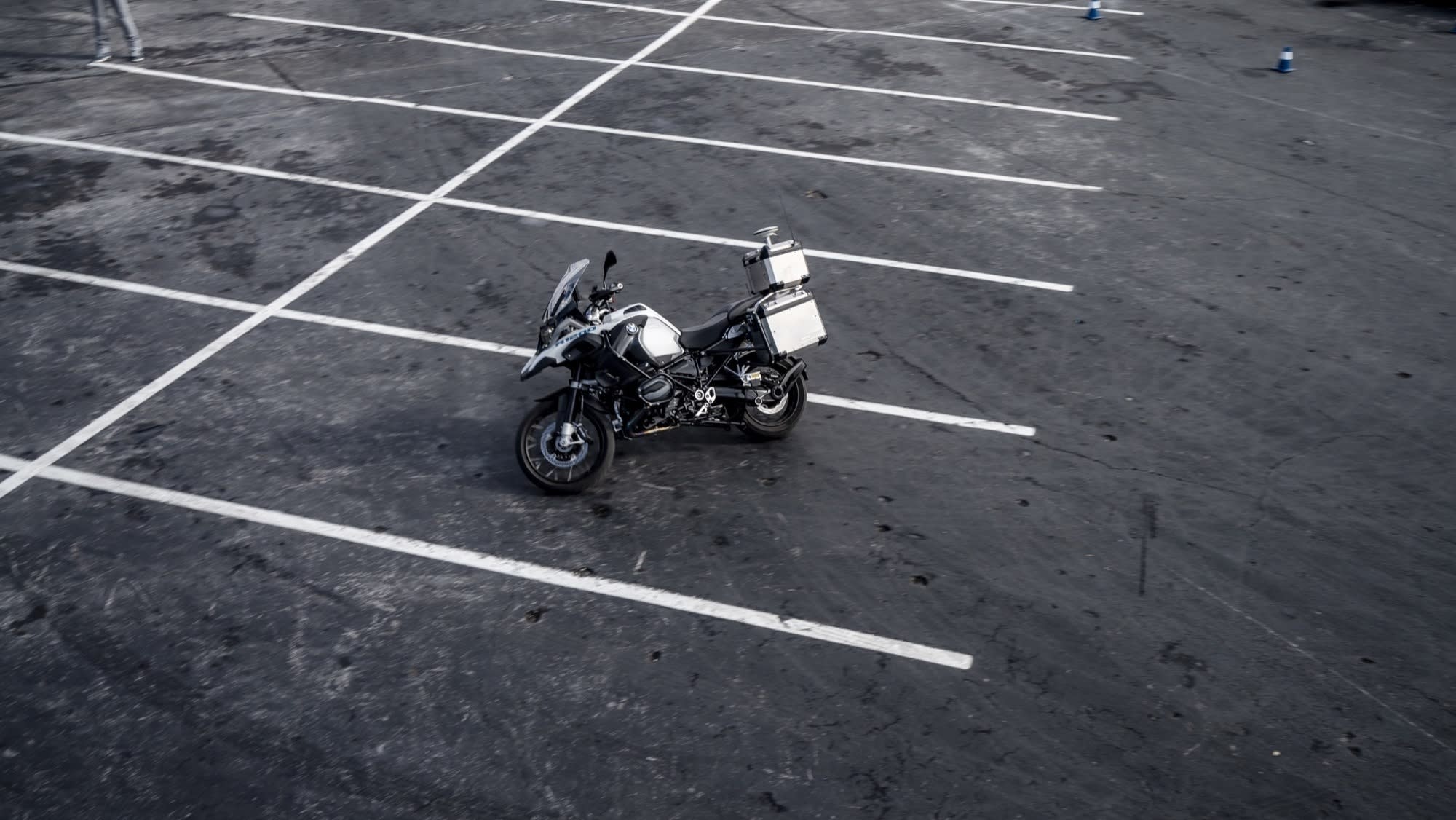 BMW Self-Driving Motorcycle at CES 2019