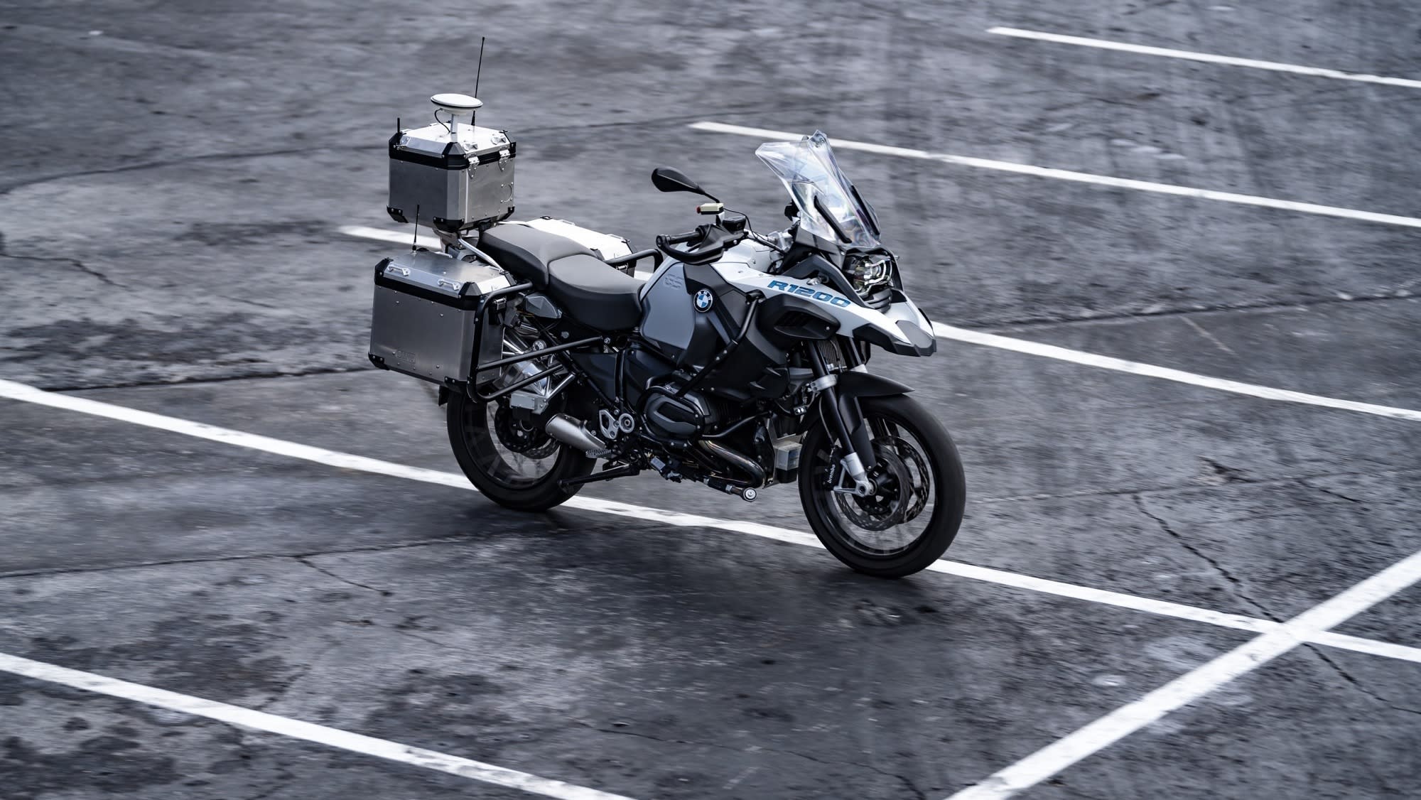 BMW Self-Driving Motorcycle at CES 2019
