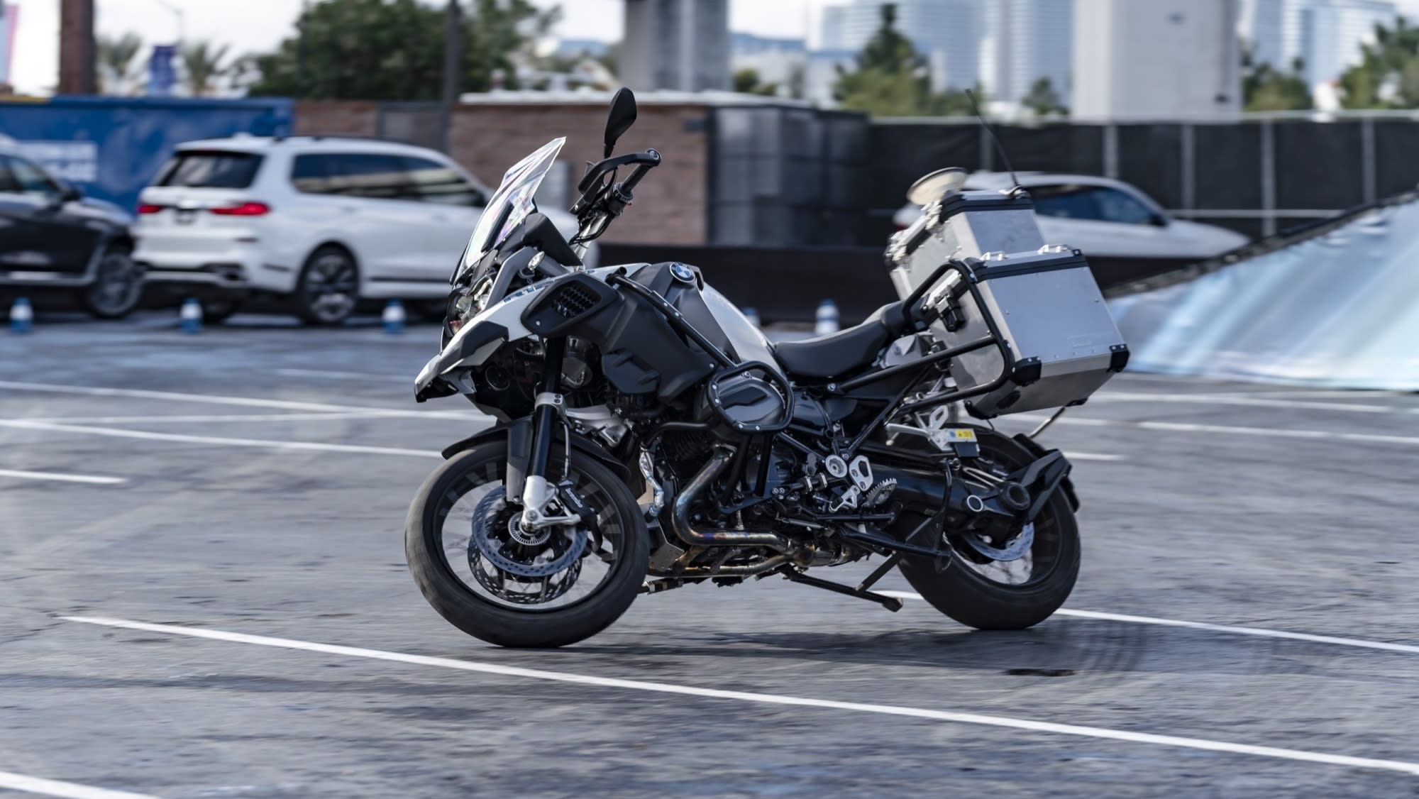 BMW Self-Driving Motorcycle at CES 2019