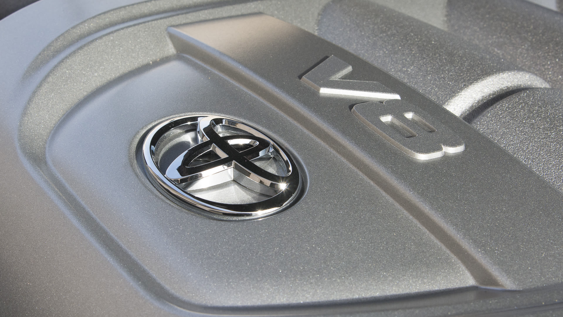 Toyota global sales growth Driven by 26% Production Surge in the U.S. 3 2016 toyota land cruiser badge v8 engine