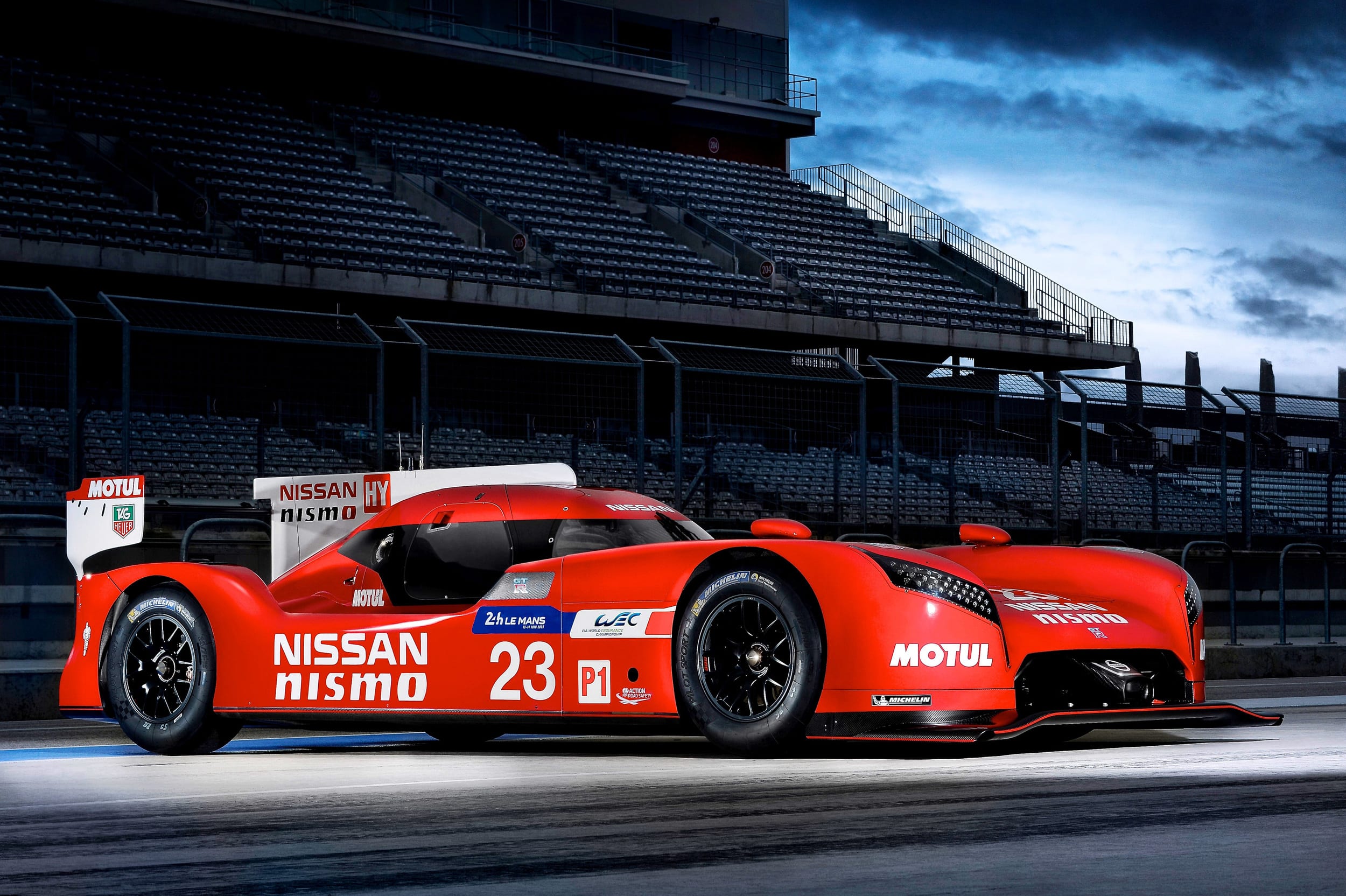 【Le Mans】 Onboard the Nissan VK50 V8 powered Le Mans Prototype