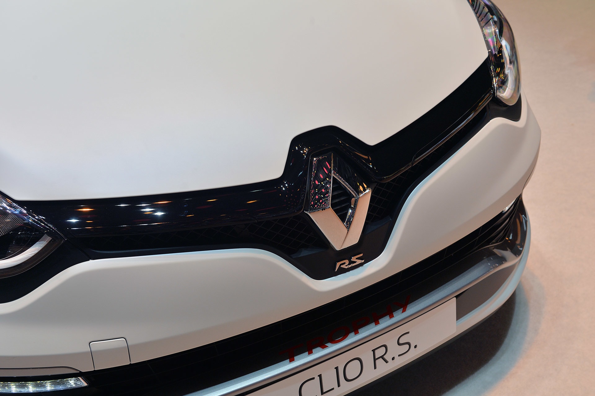 Renault toughens up new Clio RS 220 Trophy - Autoblog