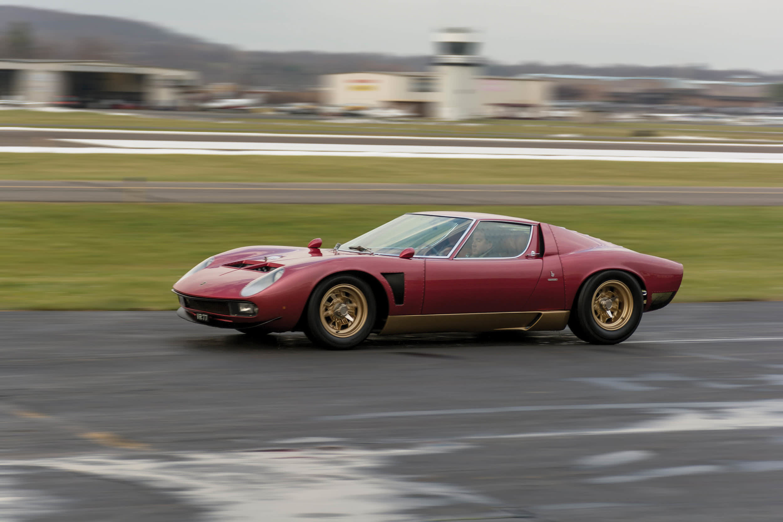 Super-rare Lamborghini Miura SV Jota promises to break records