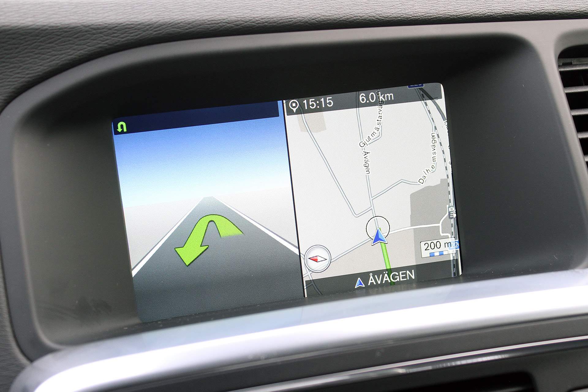2016 Volvo V60 Polestar navigation system