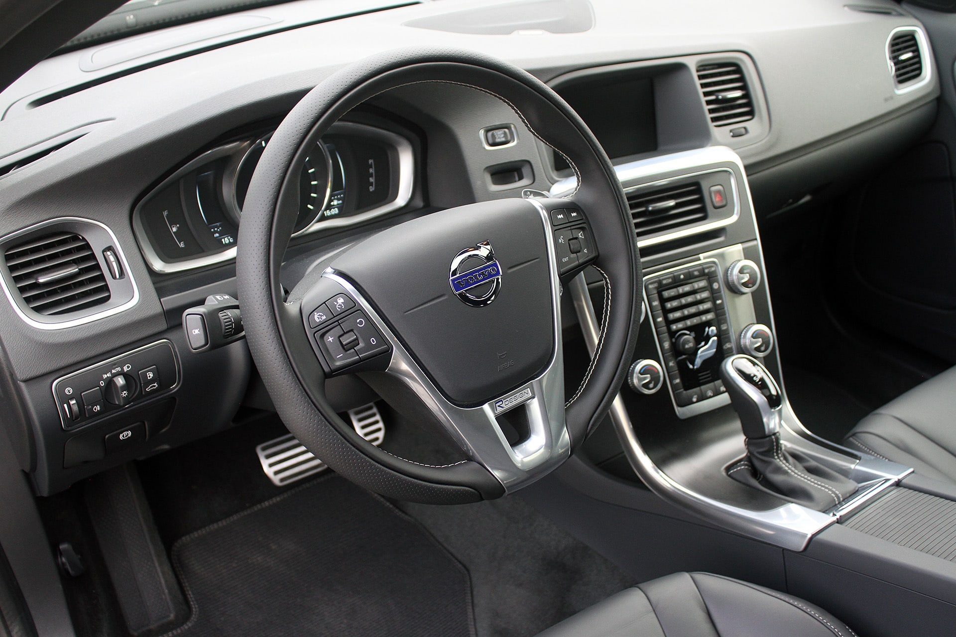 2016 Volvo V60 Polestar interior