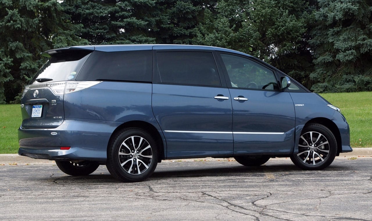 Toyota Estima Hybrid Minivan - Autoblog