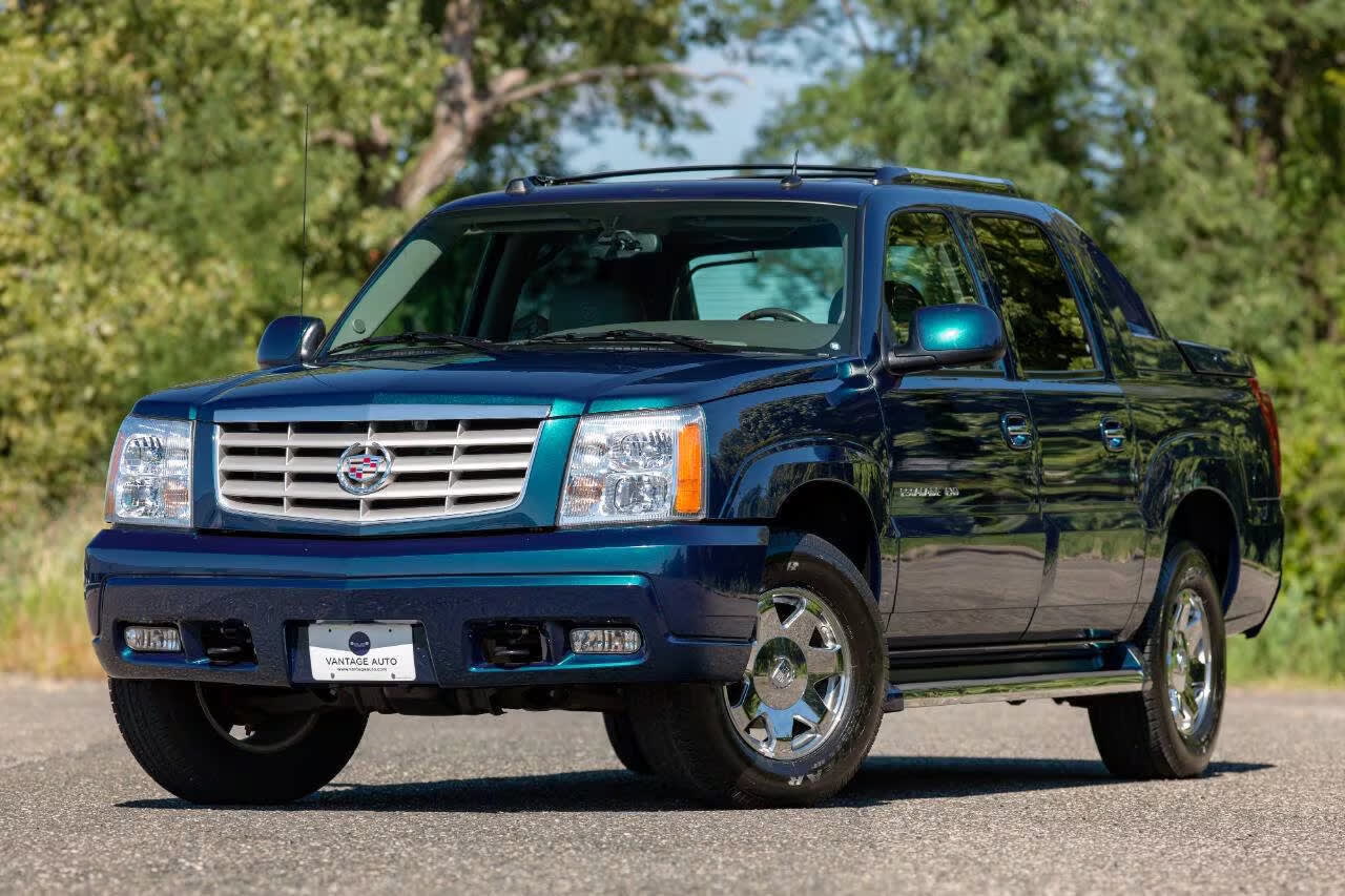 A 2005 Cadillac Escalade EXT with just 1,735 miles is up for sale - Autoblog, image size:1280x853