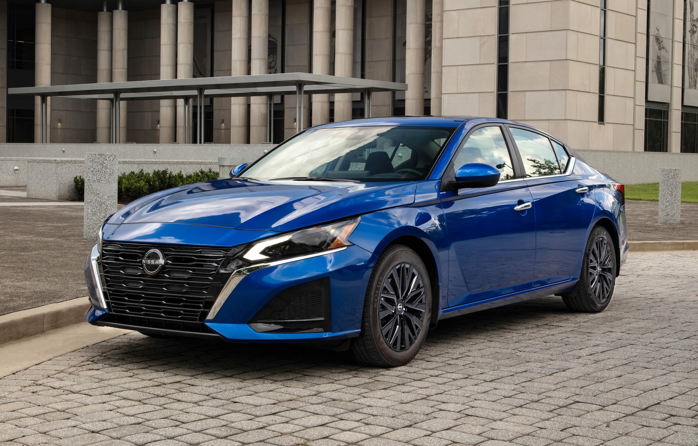 2026 Nissan Altima Price: Starts Under $30,000 4 2025 Nissan Altima SV Special Edition