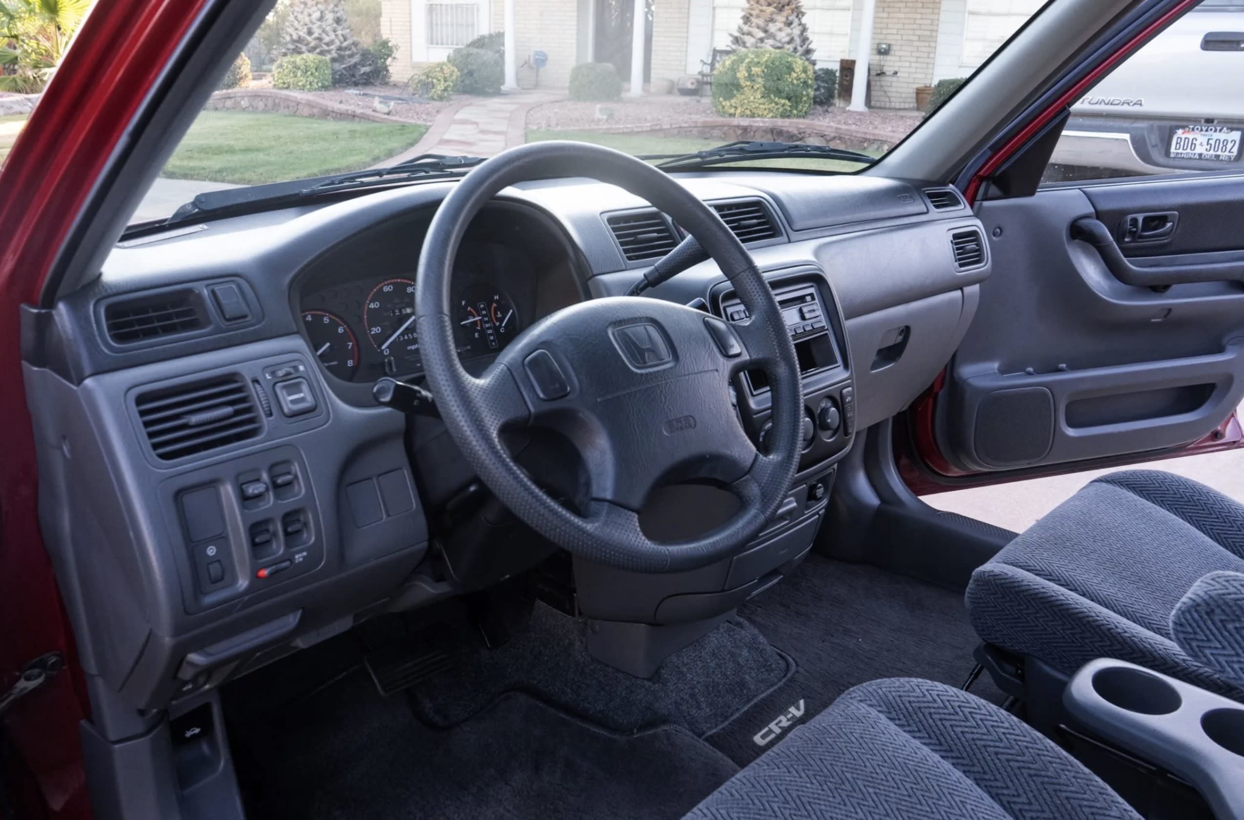 1998 Honda CR-V interior