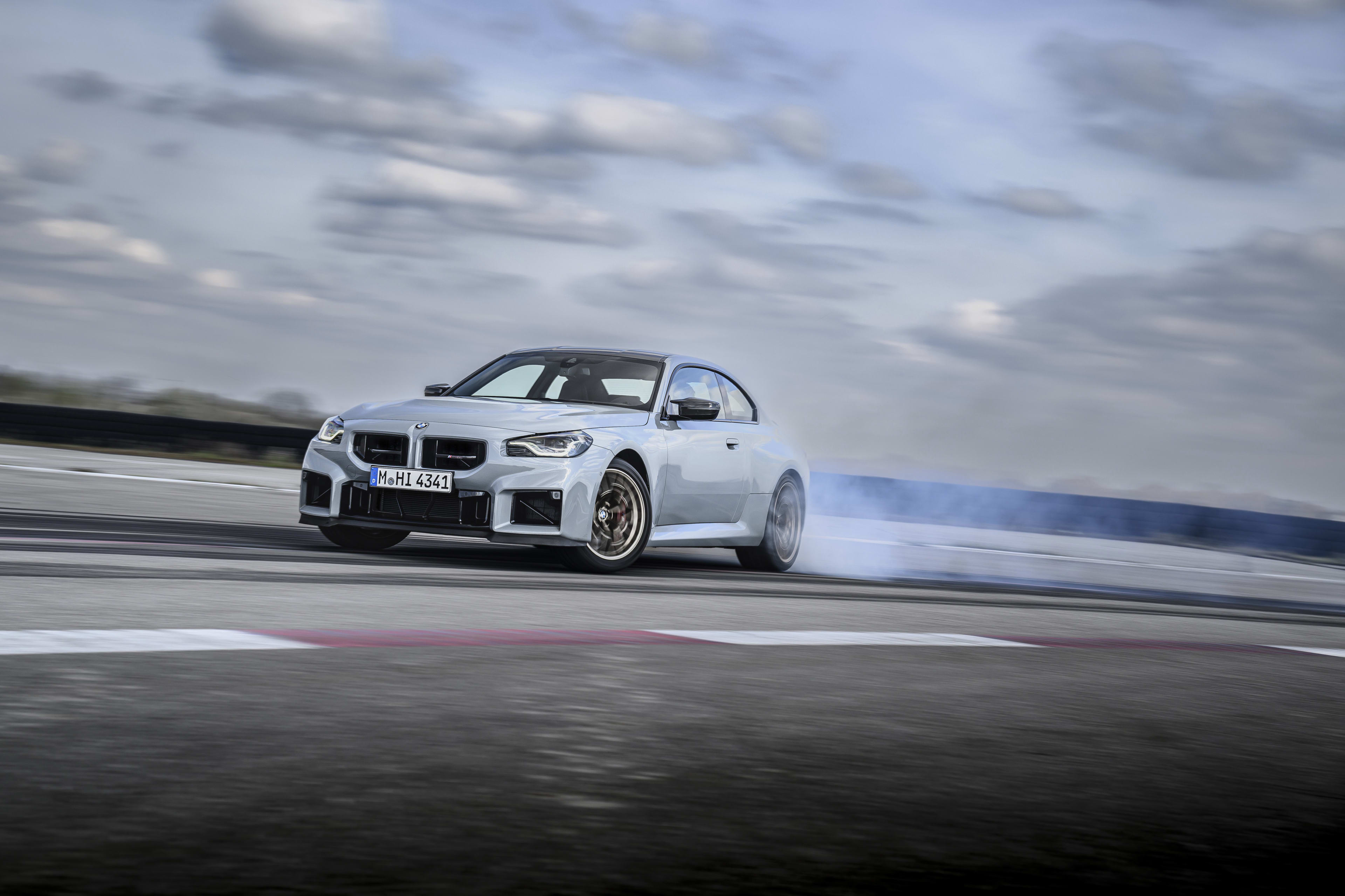 BMW Offers Killer 2025 M2 Coupe Lease Deal for September - Autoblog, image size:3840x2560