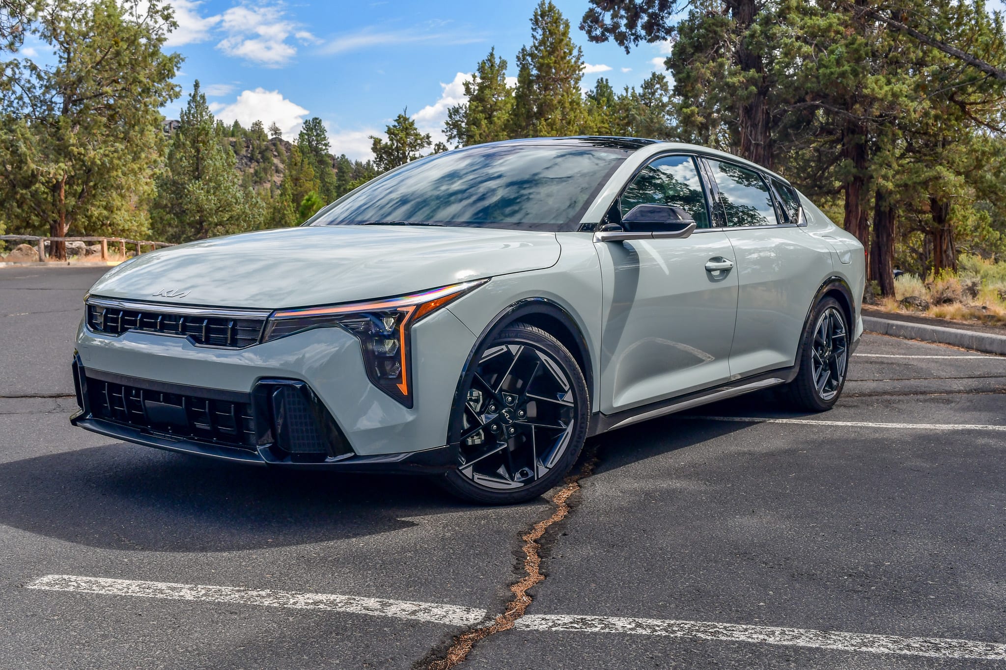 Hyundai Kia 2025 US sales Report Shows Hyundai Ahead By Over 45,000 Units 2 The front end of the 2025 Kia K4 GT-Line