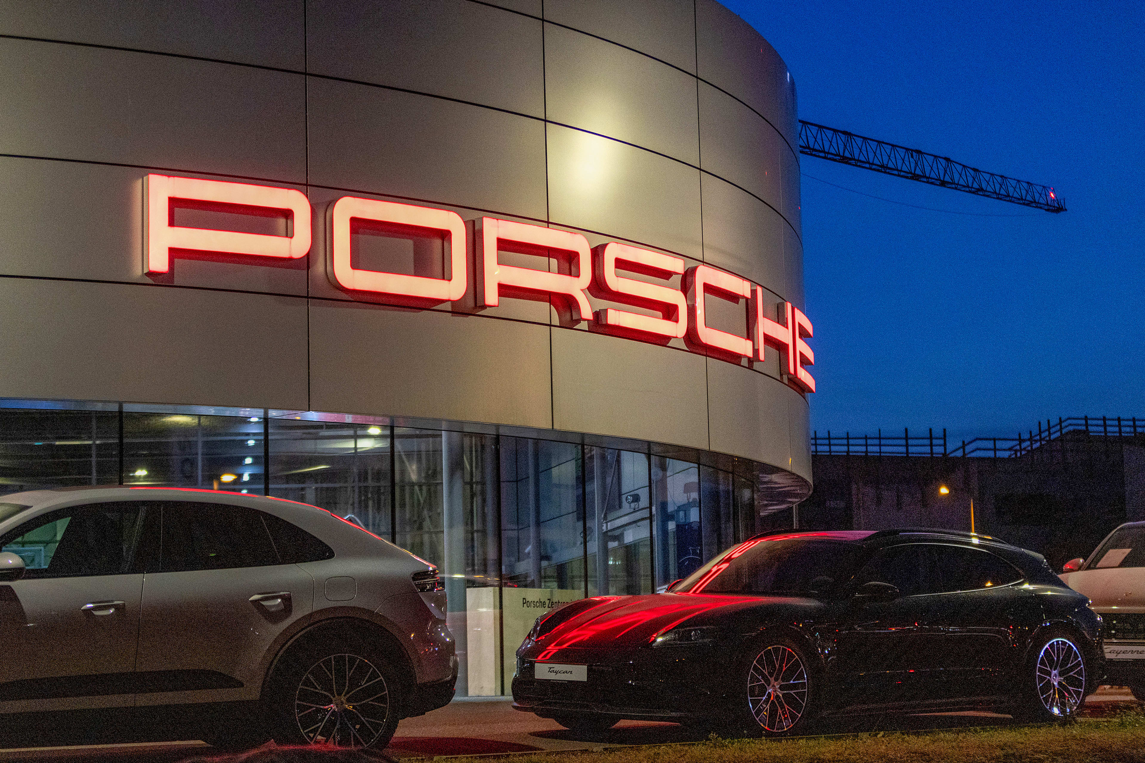 A Porsche dealer says the brand retaliated — and the $300M lawsuit is explosive 2 gettyimages 2207298969