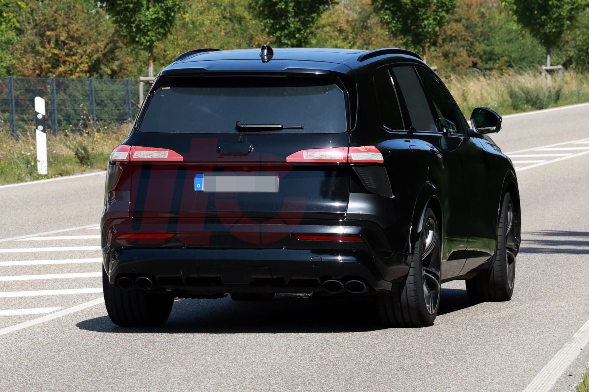 2027 Audi SQ7 spy shot