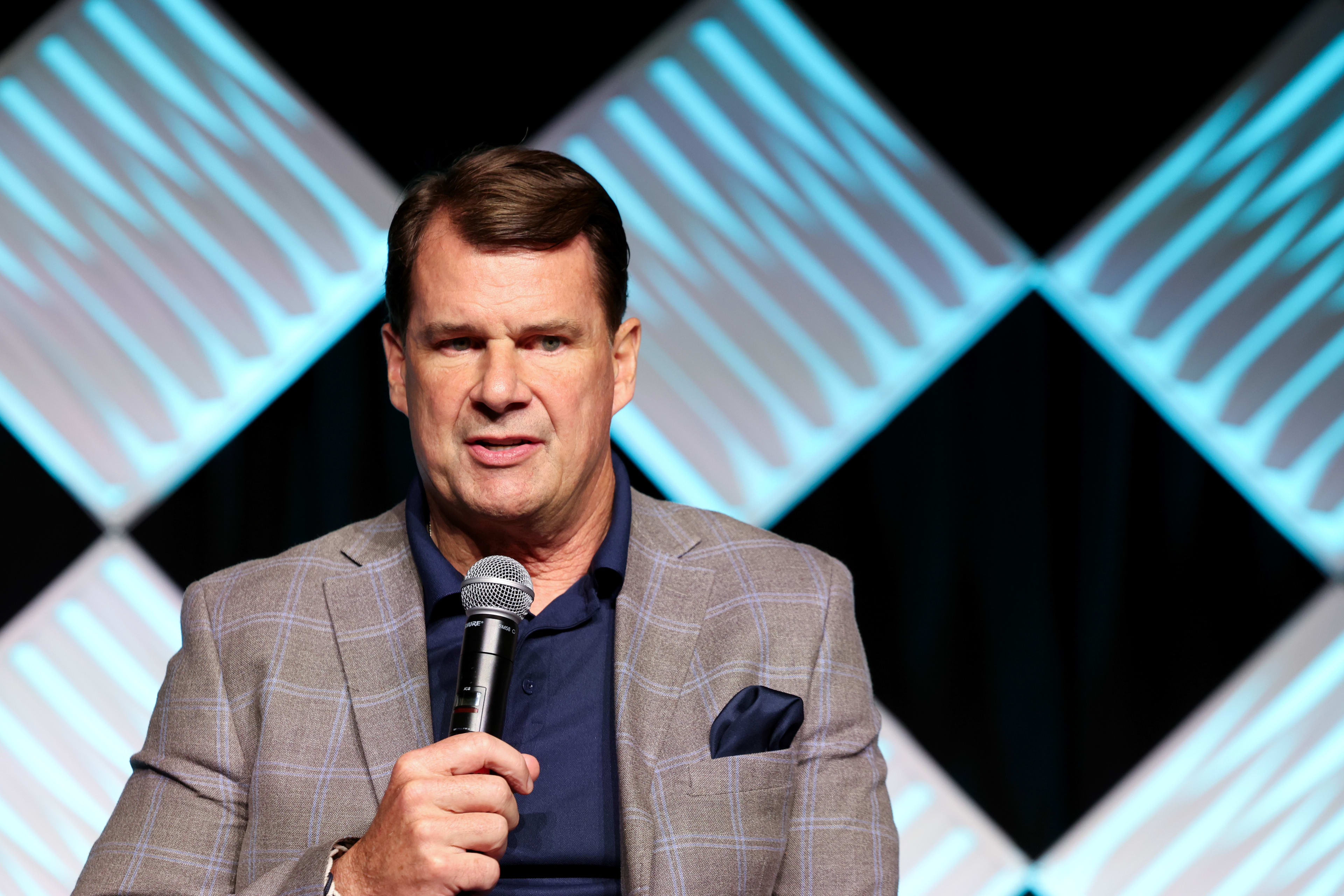 Auto Industry Leaders: Ford Stellantis GM CEOs testify for the First Time Since 2008 2 reindustrialize conference 2025 day 1 930923