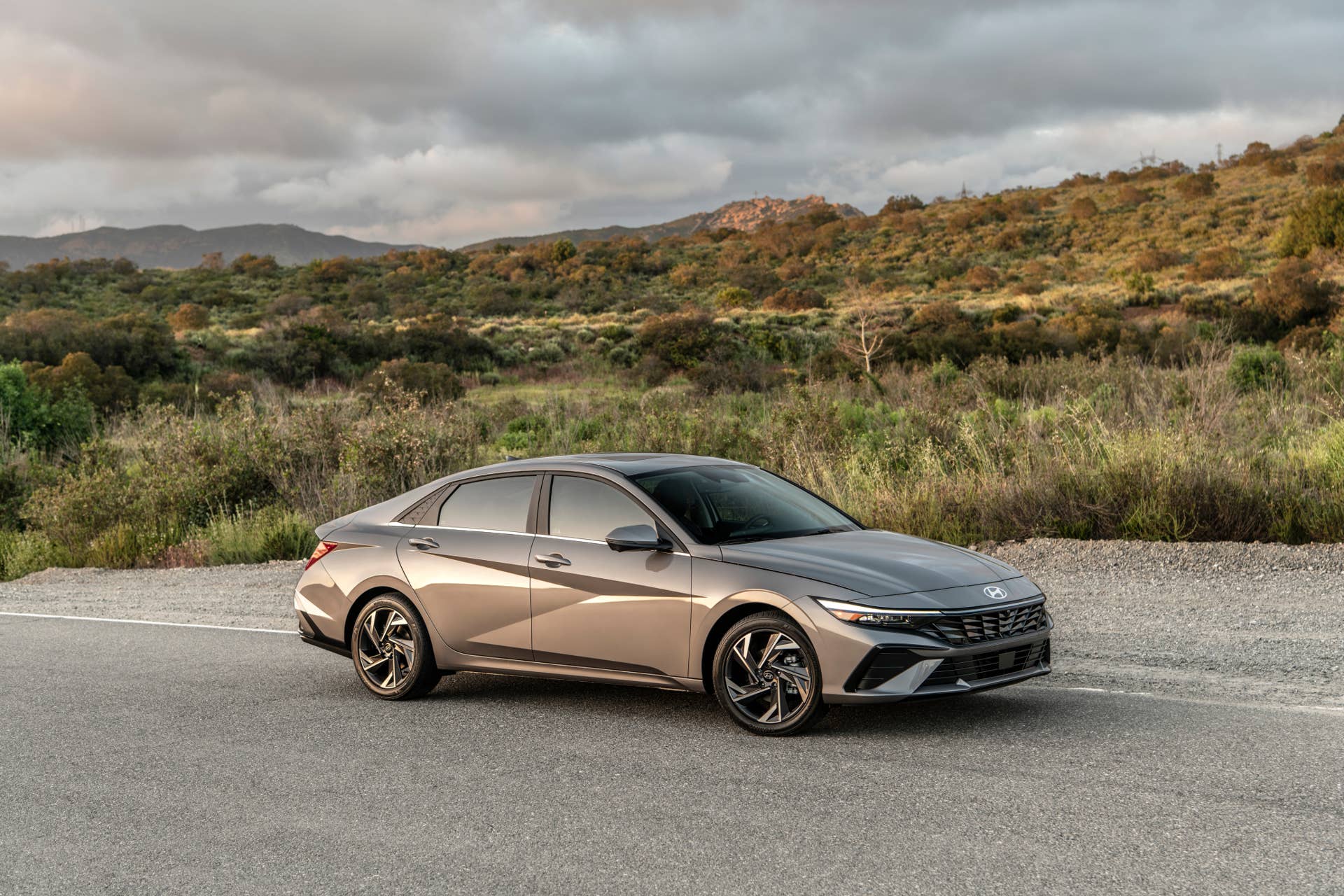 Hyundai Announces Killer 2025 Elantra Lease Deal For August - Autoblog