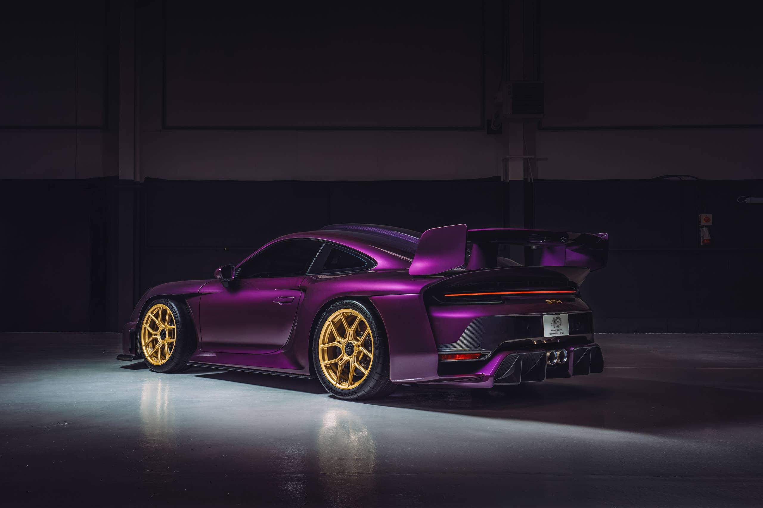 RML GT Hypercar Debuts At Salon Privé With 920 HP and Bespoke British ...