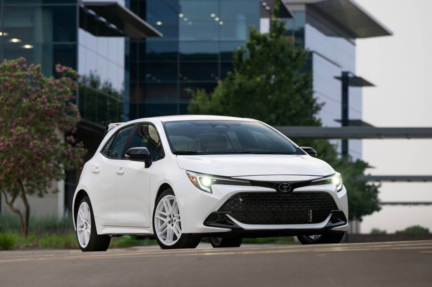 Toyota Drops Unmissable 2025 Corolla Hatch Lease Deal for September ...