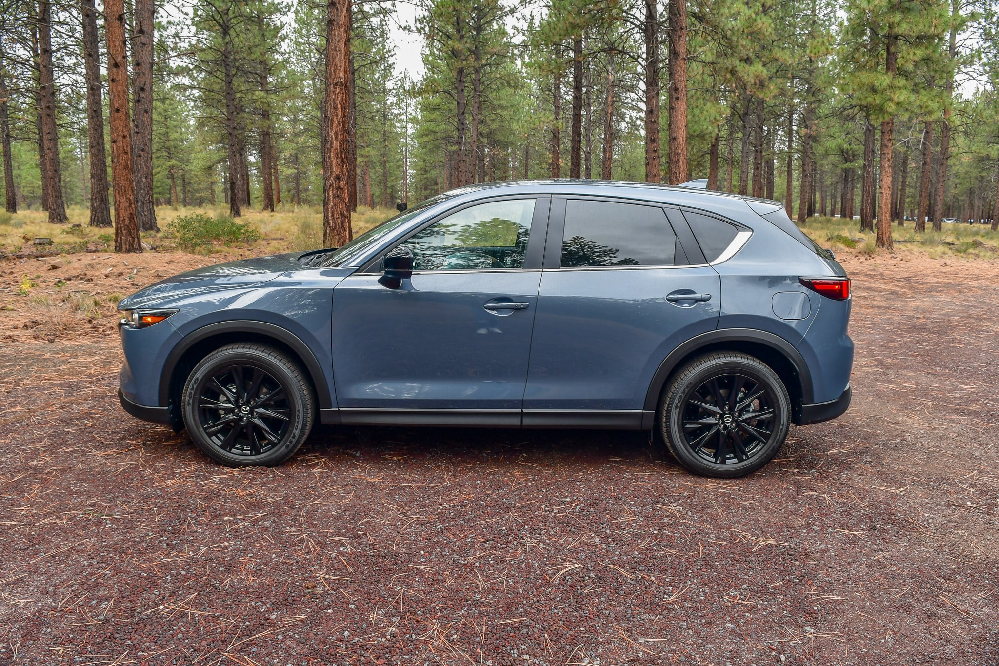 Mazda Drops Compelling 2025 CX-5 Lease Deal for October: Starting at $319/Month with Strong Value 3 The side profile of the 2025 Mazda CX-5 2.5 Turbo Premium