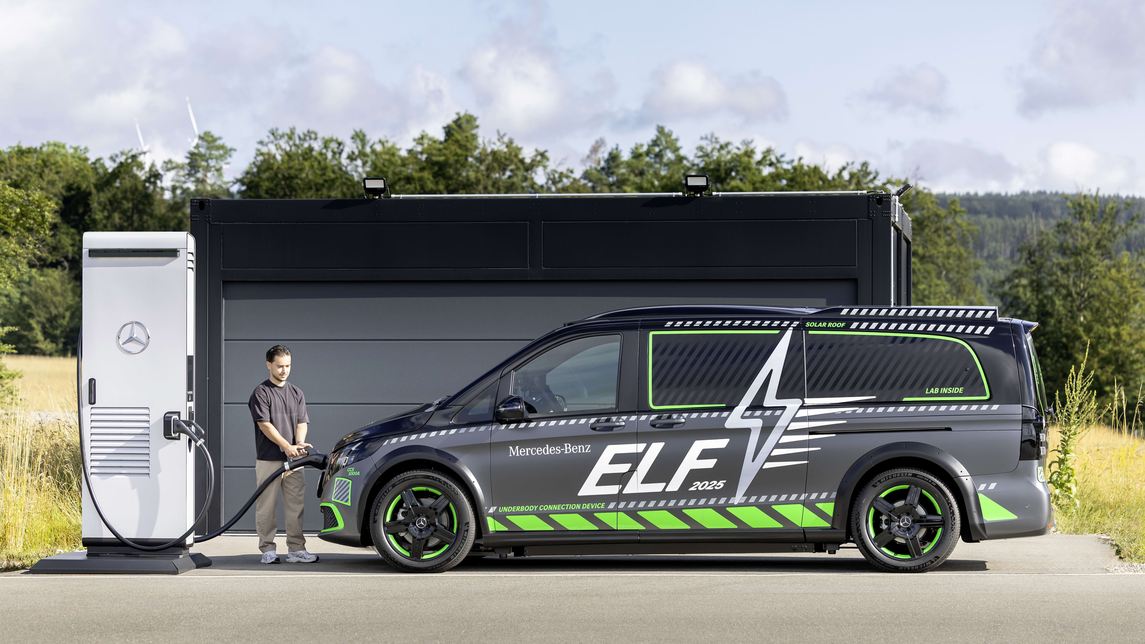 Mercedes-Benz ELF 2025: a novel approach to charging electric vehicles