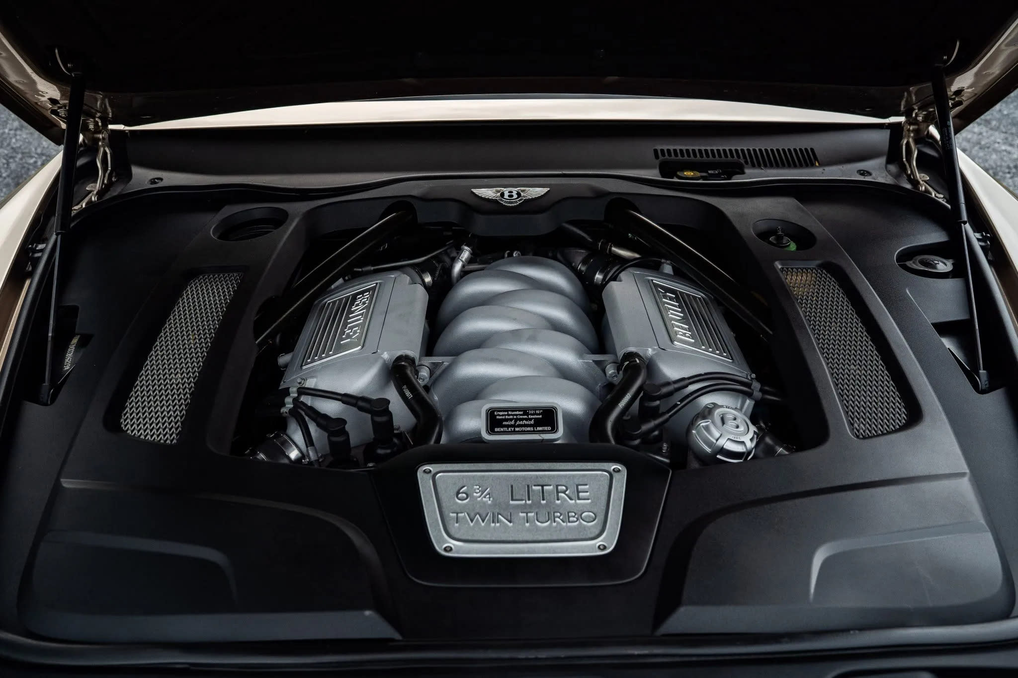 2012 Bentley Mulsanne with 25K Miles Bidding for Mercedes C-Class Money: Unmatched Luxury Value 3 2012 Bentley Mulsanne V8 engine