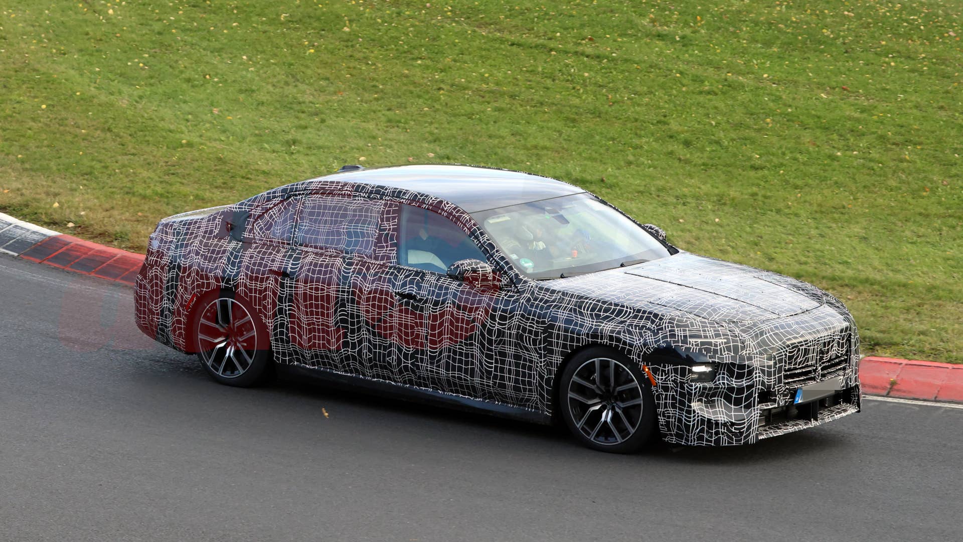 2027 BMW 7 Series LCI spy shot