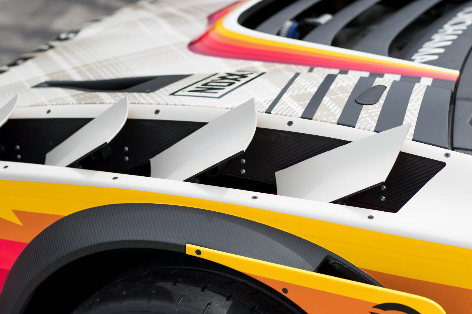 Hoonigan Unveils Sick Subaru BRAT for Gymkhana: 670 HP Engine, 9500 RPM Redline, and Active Aero for Travis PastranaMeta 4 5 986181