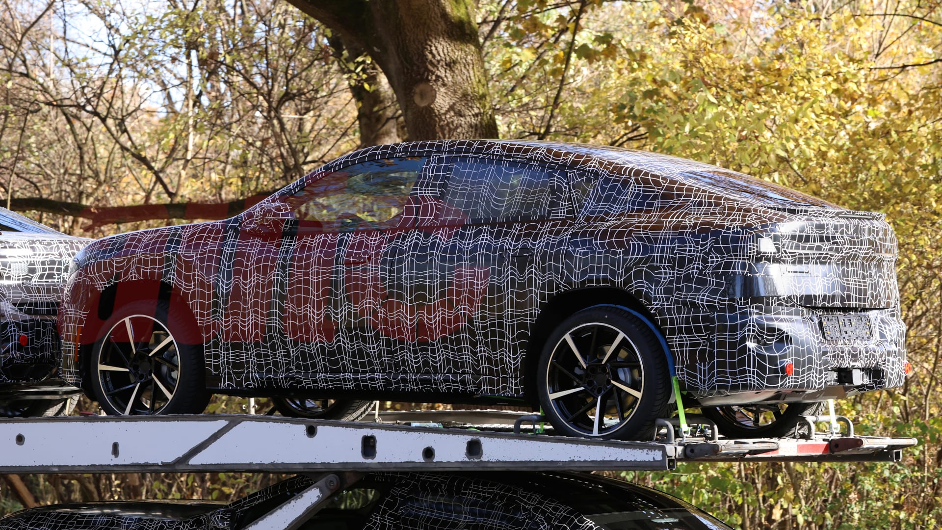 BMW iX4 Electric SUV Spied: Upcoming 2027 BMW iX4 Looks More Aggressive Than iX3 6 2027 BMW iX4 spy shot