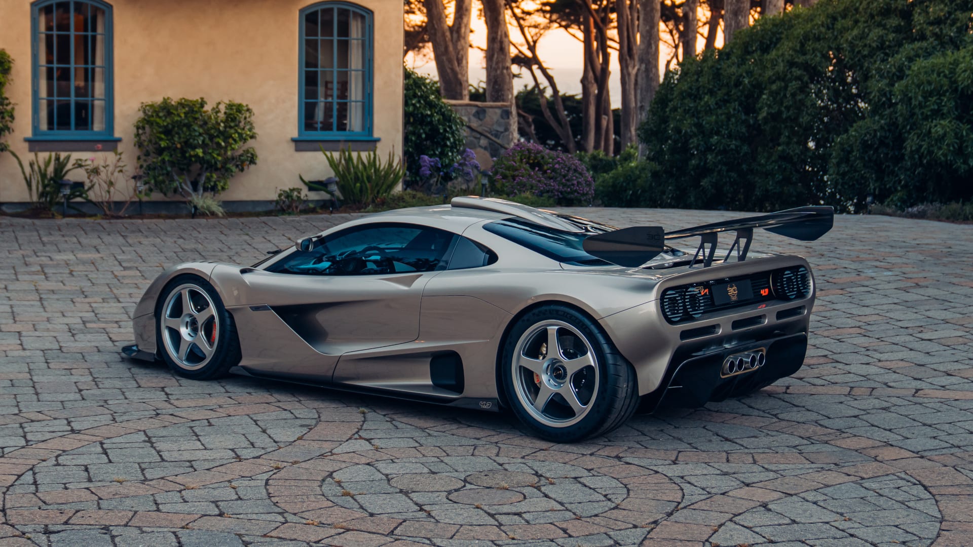 Gordon Murray Special Vehicles S1 LM