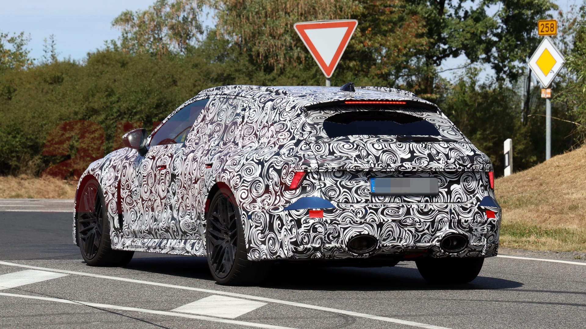 2027 Audi RS6 Avant spy shot