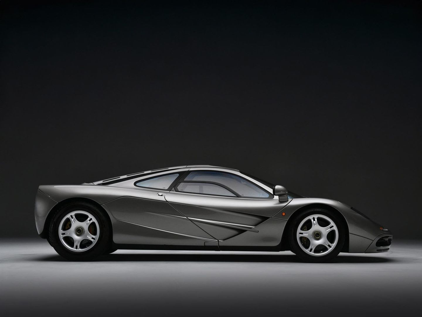 Billionaires, Take Note: A Dark Magnesium McLaren F1 Chassis 009 Just Hit the Market 5 mclaren f1 1351141744 9