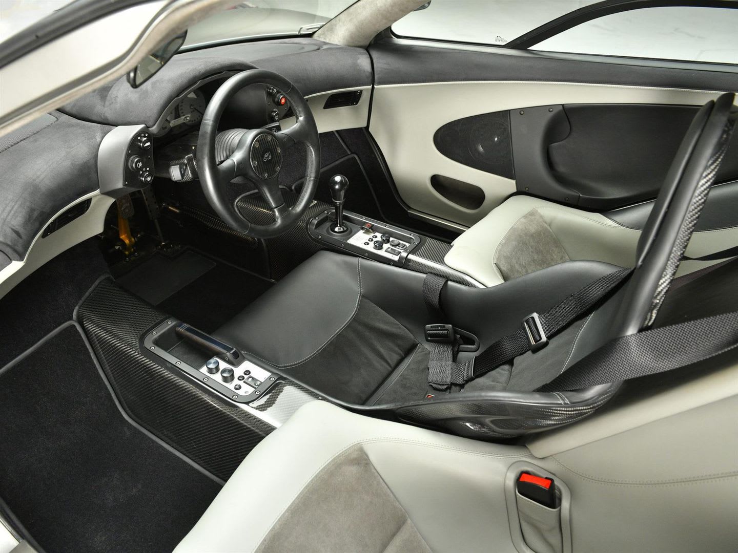 Billionaires, Take Note: A Dark Magnesium McLaren F1 Chassis 009 Just Hit the Market 6 1994 McLaren F1 Chassis 009 dashboard view