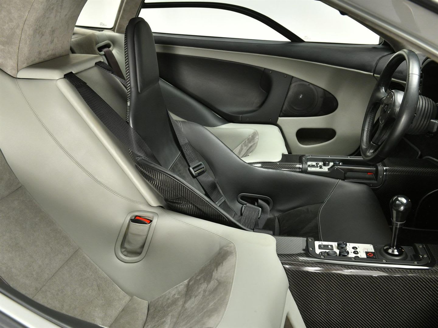 Billionaires, Take Note: A Dark Magnesium McLaren F1 Chassis 009 Just Hit the Market 8 mclaren f1 1351141744 20