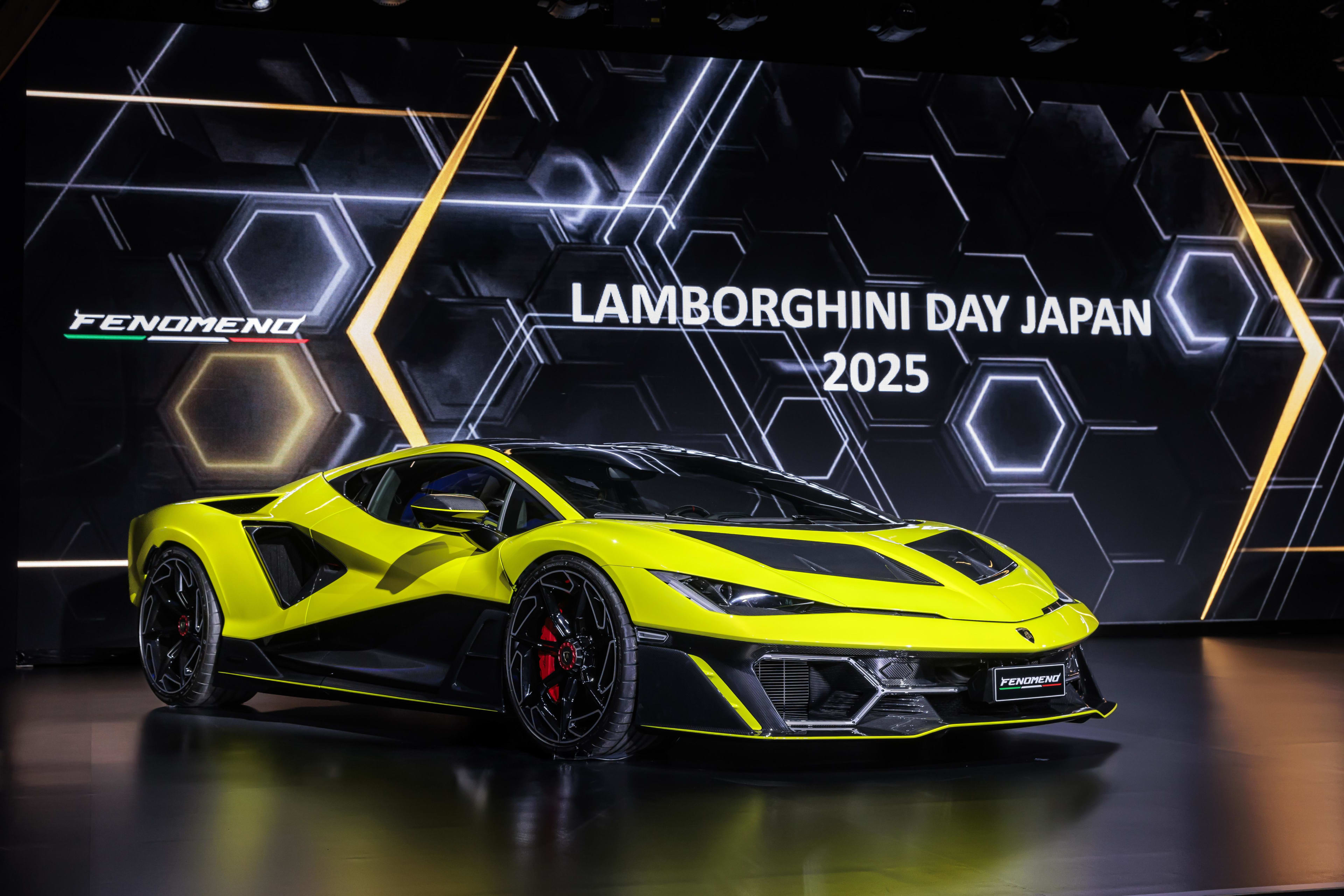 Breaking ! Lamborghini Revuelto Ad Personam Unveiled in Japan 2025: One-of-One Features Gradient Paint & Cultural Design 5 Lamborghini Fenomeno