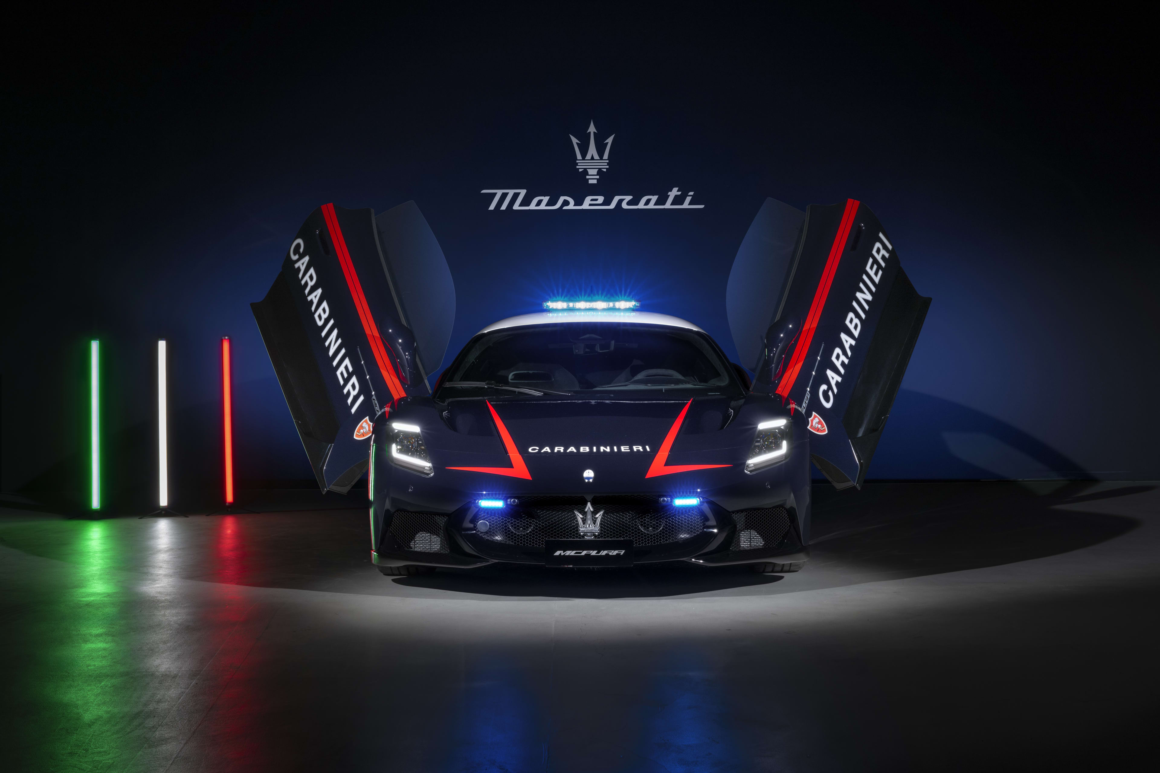 Italy Police Get Maserati MCPURA Supercar & Alfa Romeo Giulia Quadrifoglio for Urgent Organ Transport 5 original 27166 maserati mcpura carabinieri italian military force 5