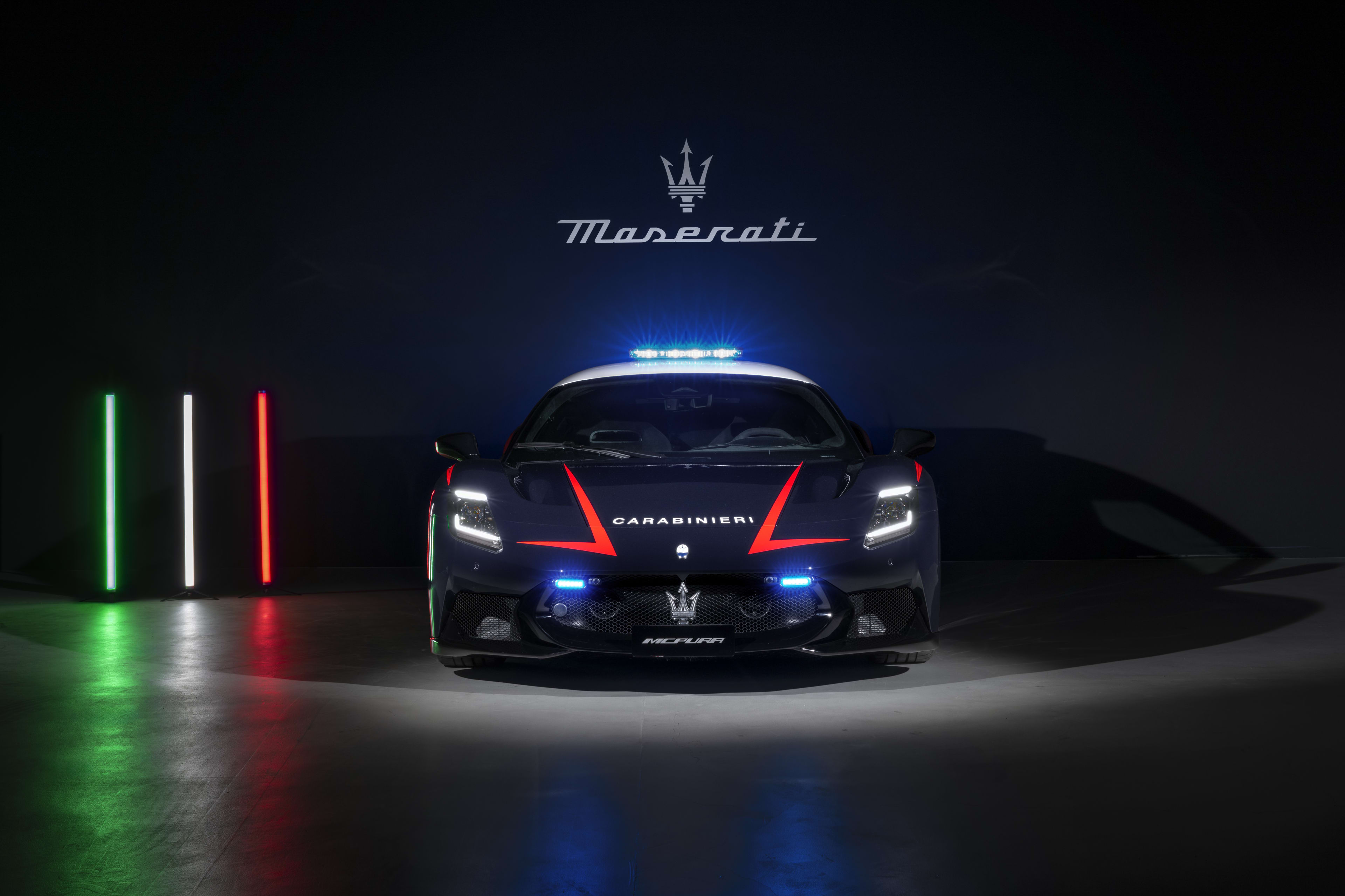Italy Police Get Maserati MCPURA Supercar & Alfa Romeo Giulia Quadrifoglio for Urgent Organ Transport 2 original 27168 maserati mcpura carabinieri italian military force 3