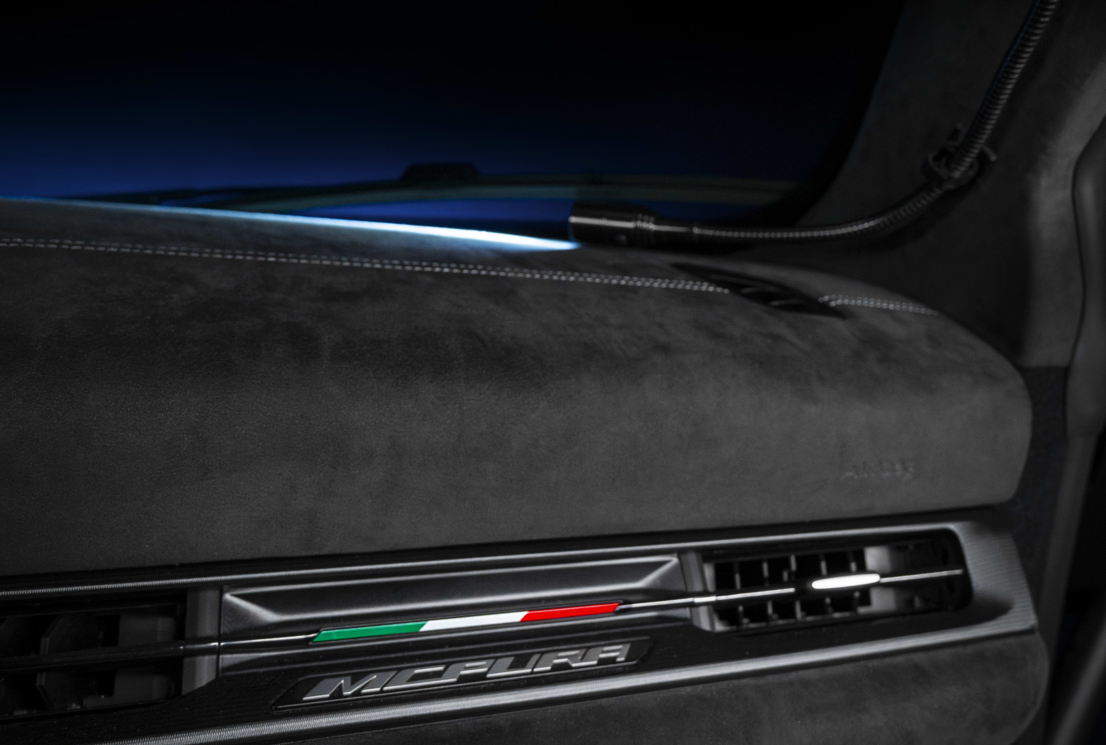 Italy Police Get Maserati MCPURA Supercar & Alfa Romeo Giulia Quadrifoglio for Urgent Organ Transport 7 original 27158 maserati mcpura carabinieri italian military force 13