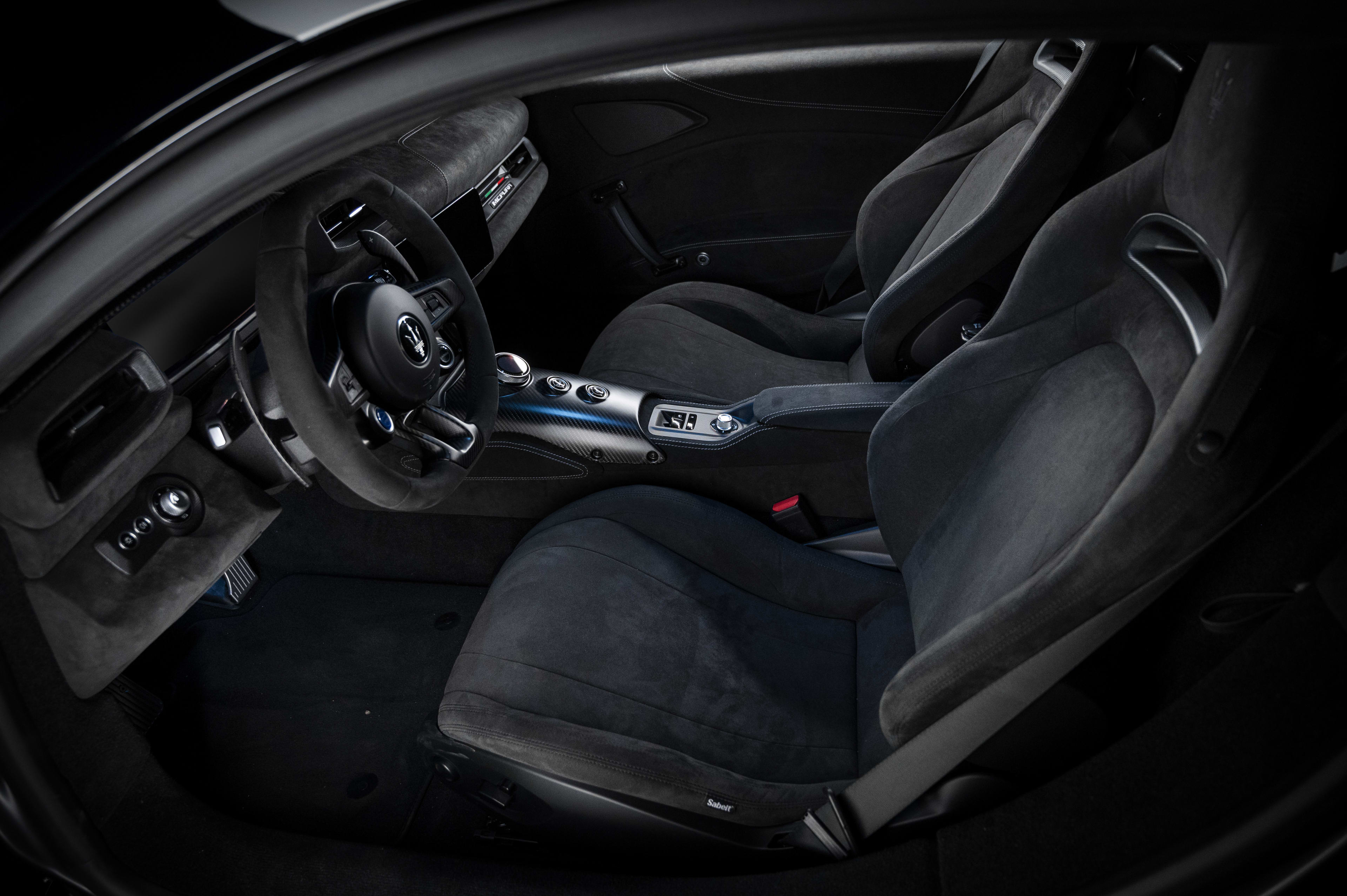 Italy Police Get Maserati MCPURA Supercar & Alfa Romeo Giulia Quadrifoglio for Urgent Organ Transport 9 original 27161 maserati mcpura carabinieri italian military force 10