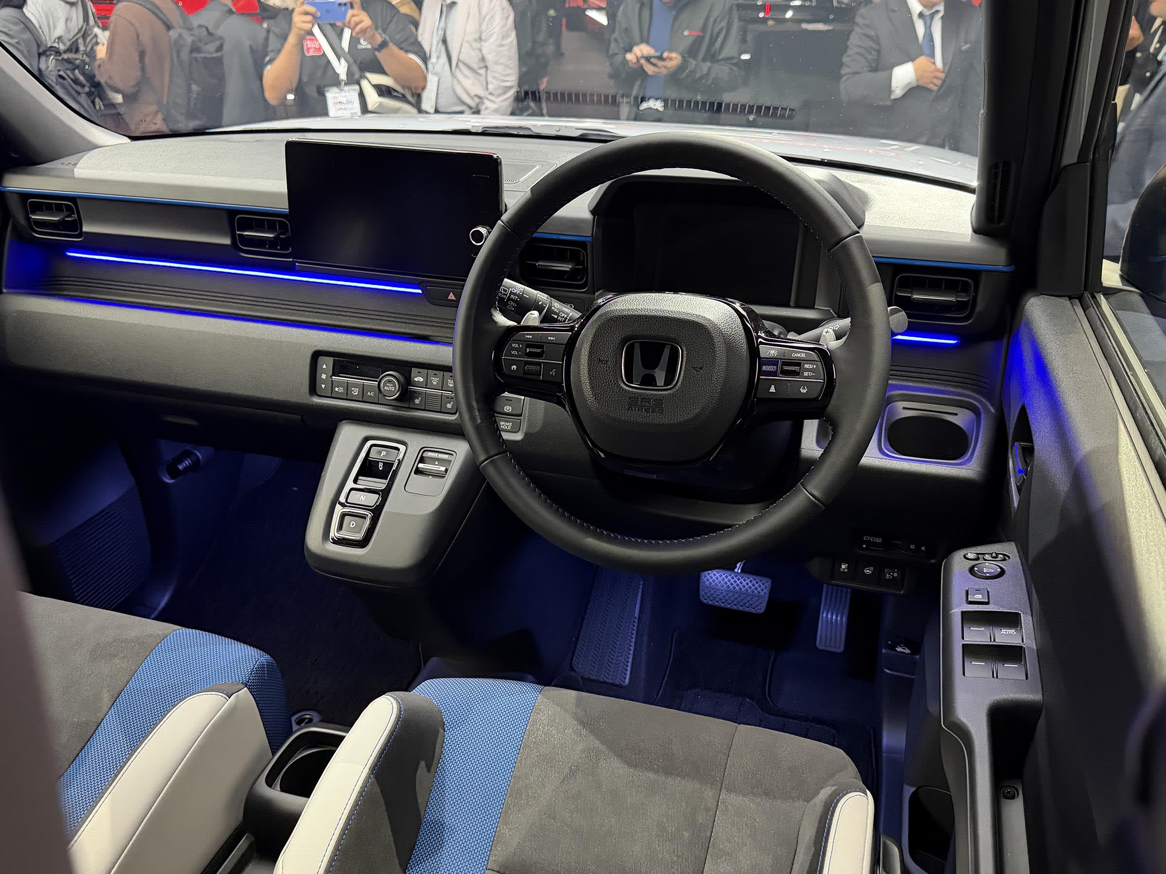 Honda Unveils Two New EVs: Affordable 0 Alpha SUV (India-bound 2027) & Fun-to-Drive Super-ONE Hot Hatch 7 honda super one interior